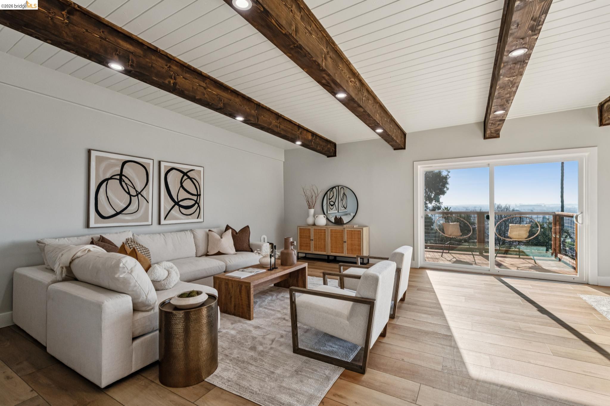 Detail Gallery Image 13 of 54 For 7807 Outlook Ave, Oakland,  CA 94605 - 5 Beds | 5 Baths