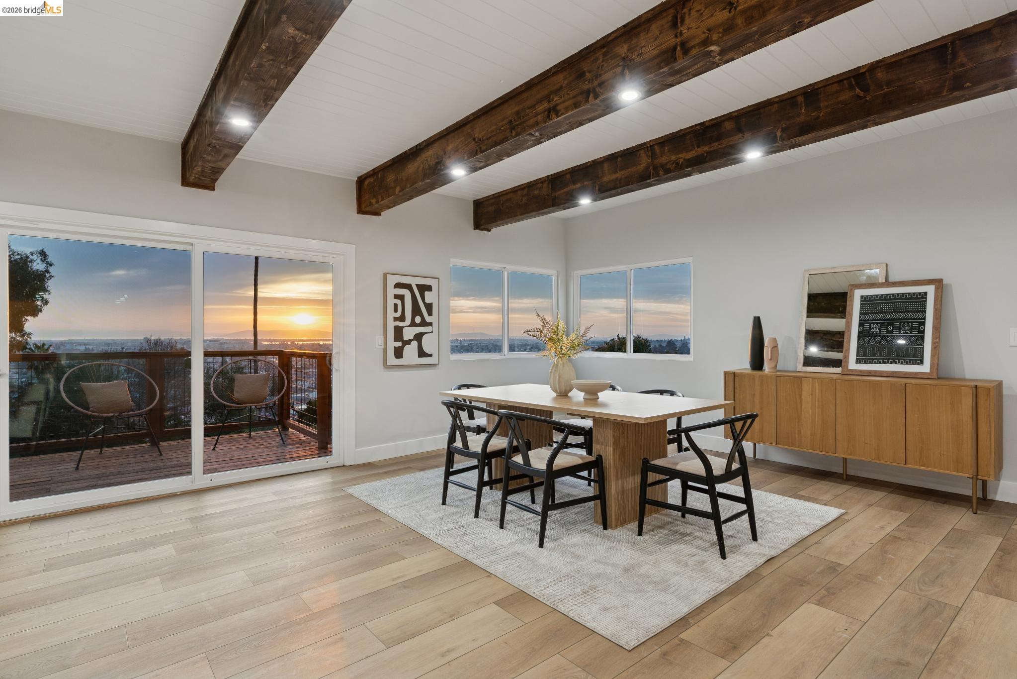 Detail Gallery Image 16 of 54 For 7807 Outlook Ave, Oakland,  CA 94605 - 5 Beds | 5 Baths