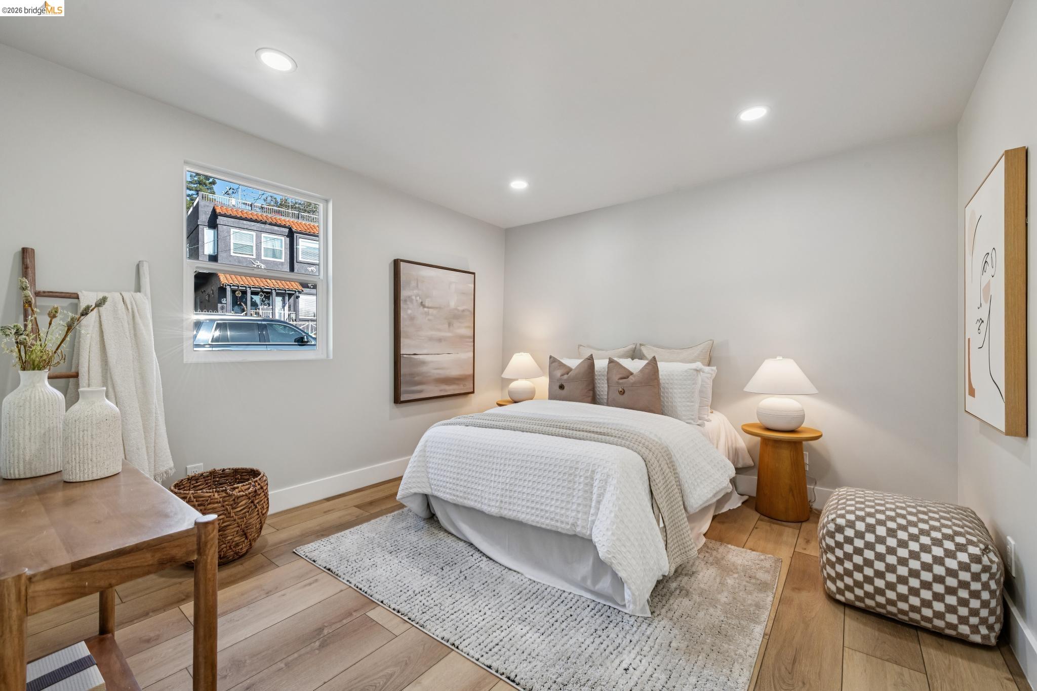 Detail Gallery Image 23 of 54 For 7807 Outlook Ave, Oakland,  CA 94605 - 5 Beds | 5 Baths