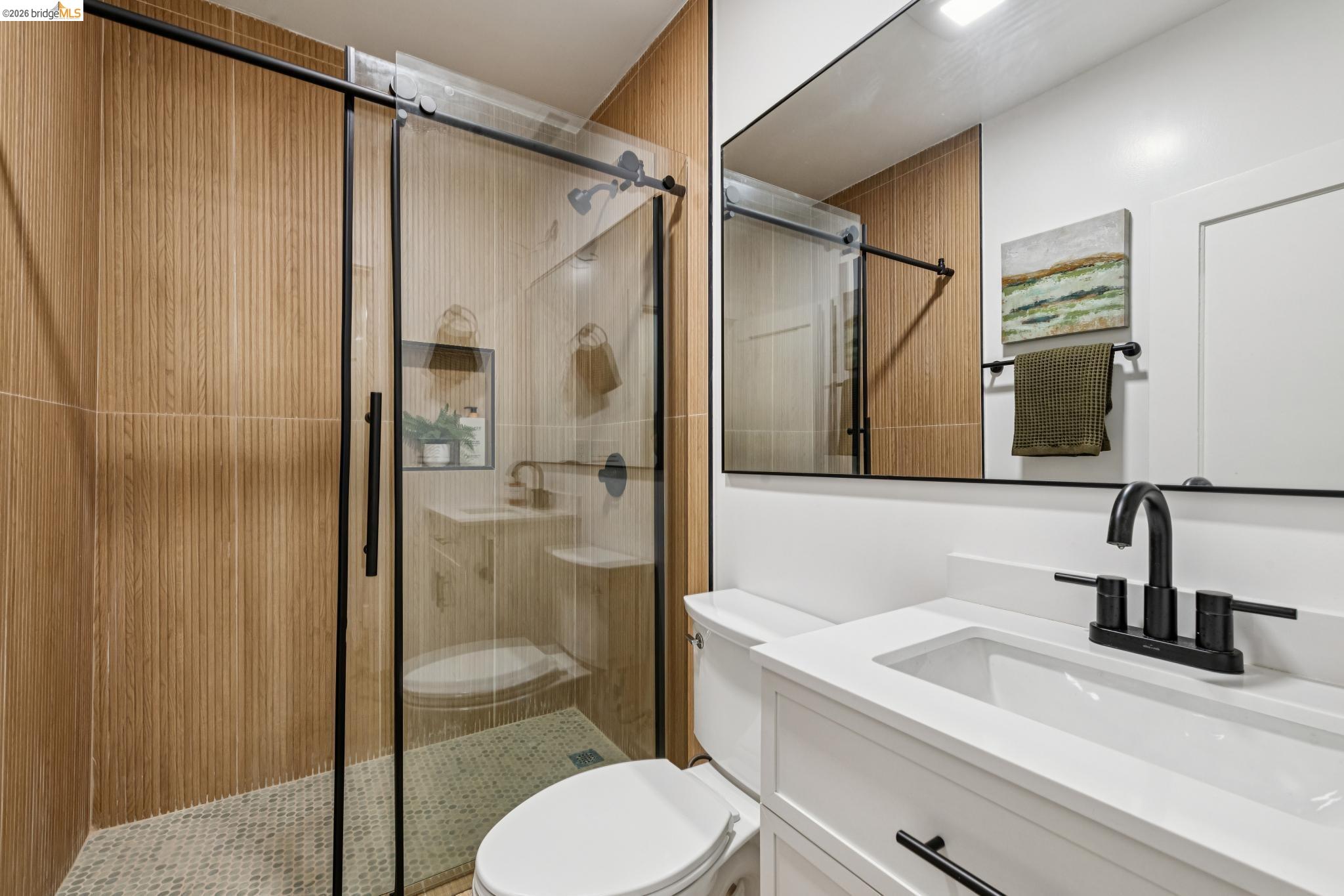 Detail Gallery Image 24 of 54 For 7807 Outlook Ave, Oakland,  CA 94605 - 5 Beds | 5 Baths