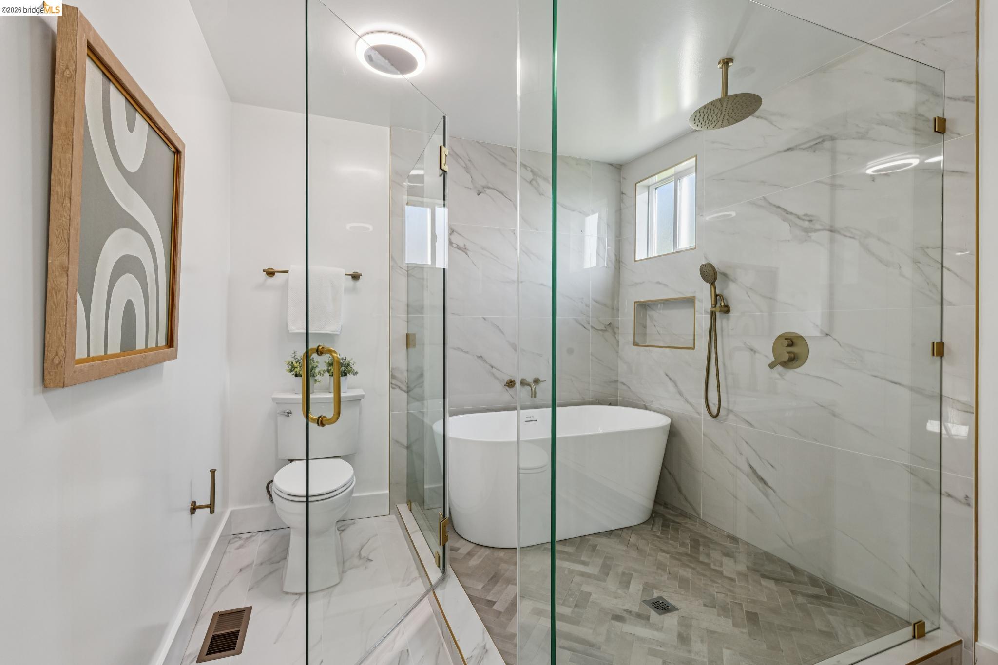 Detail Gallery Image 31 of 54 For 7807 Outlook Ave, Oakland,  CA 94605 - 5 Beds | 5 Baths