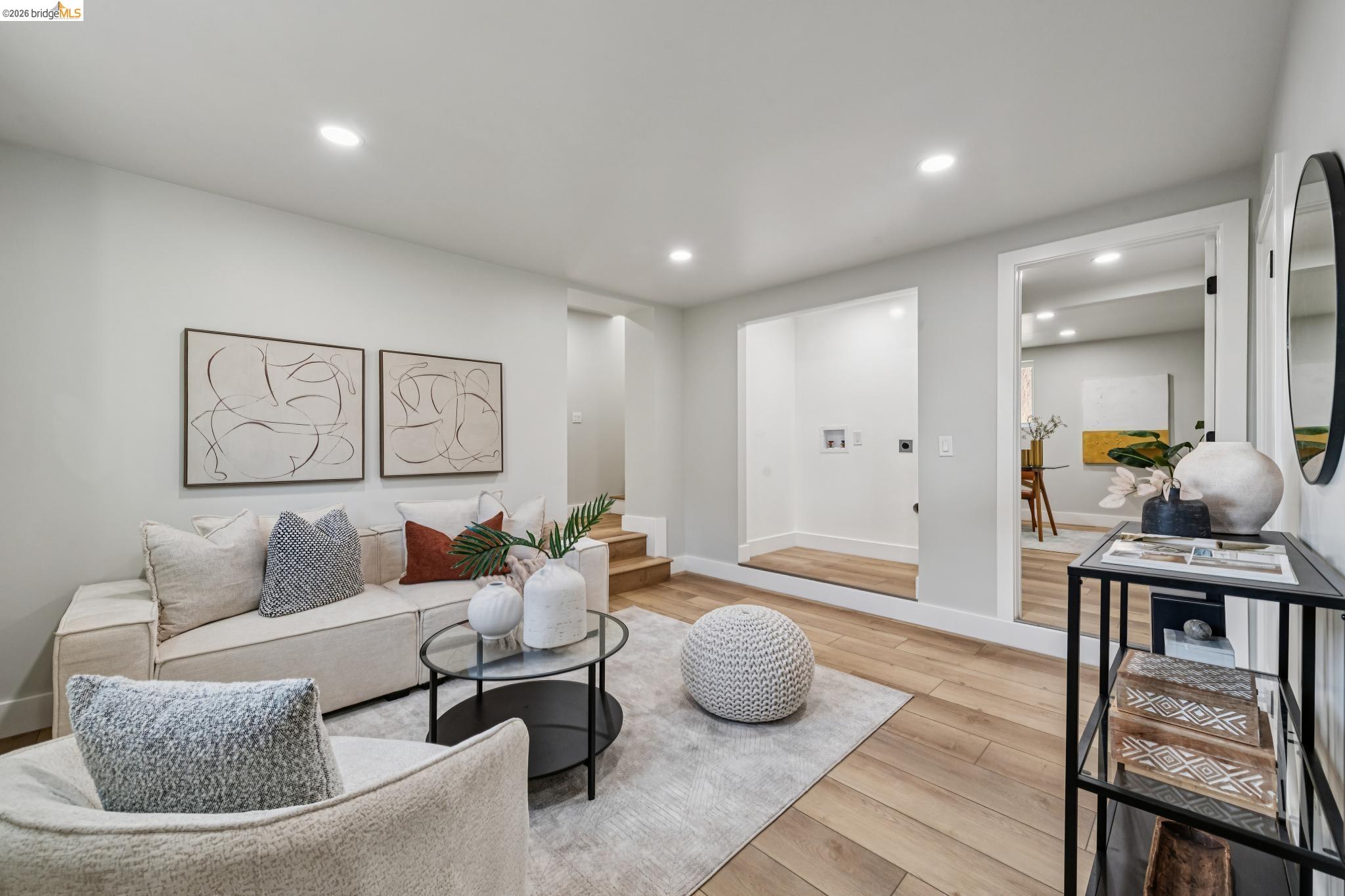 Detail Gallery Image 35 of 54 For 7807 Outlook Ave, Oakland,  CA 94605 - 5 Beds | 5 Baths