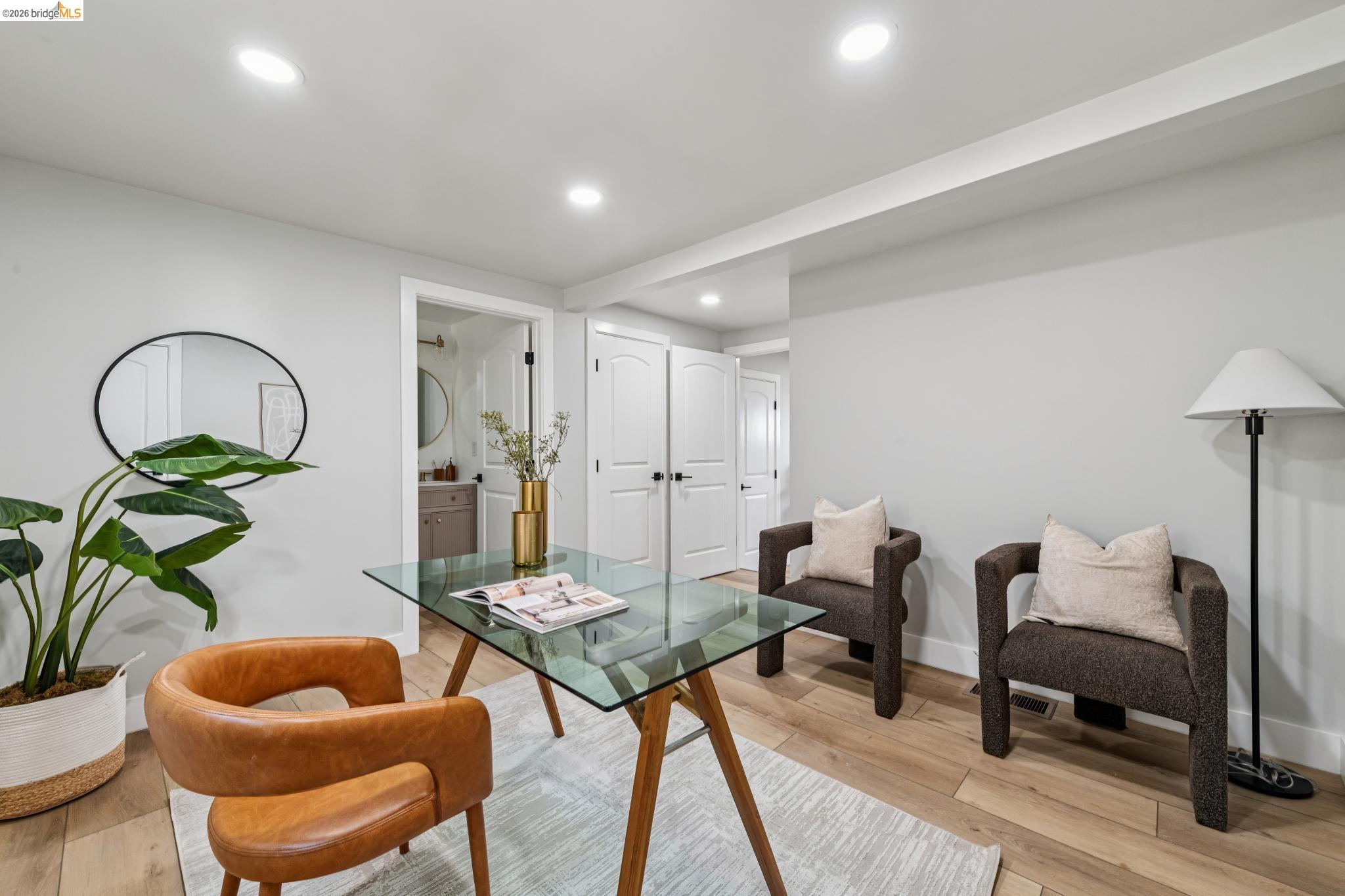 Detail Gallery Image 36 of 54 For 7807 Outlook Ave, Oakland,  CA 94605 - 5 Beds | 5 Baths