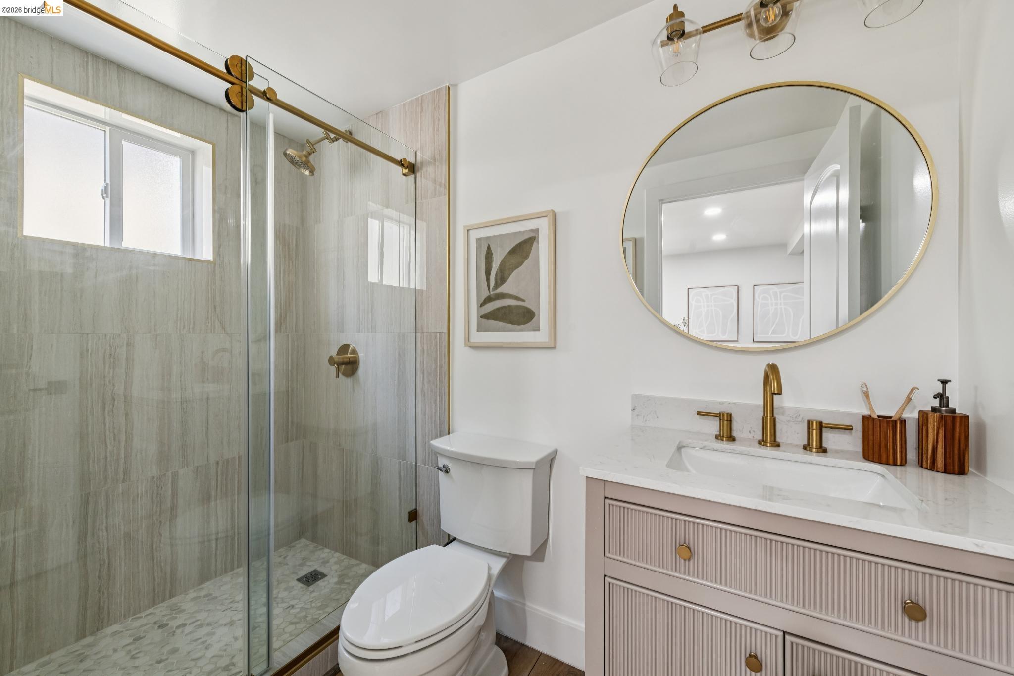 Detail Gallery Image 37 of 54 For 7807 Outlook Ave, Oakland,  CA 94605 - 5 Beds | 5 Baths