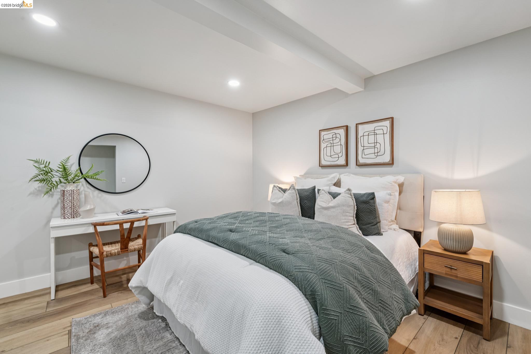 Detail Gallery Image 38 of 54 For 7807 Outlook Ave, Oakland,  CA 94605 - 5 Beds | 5 Baths