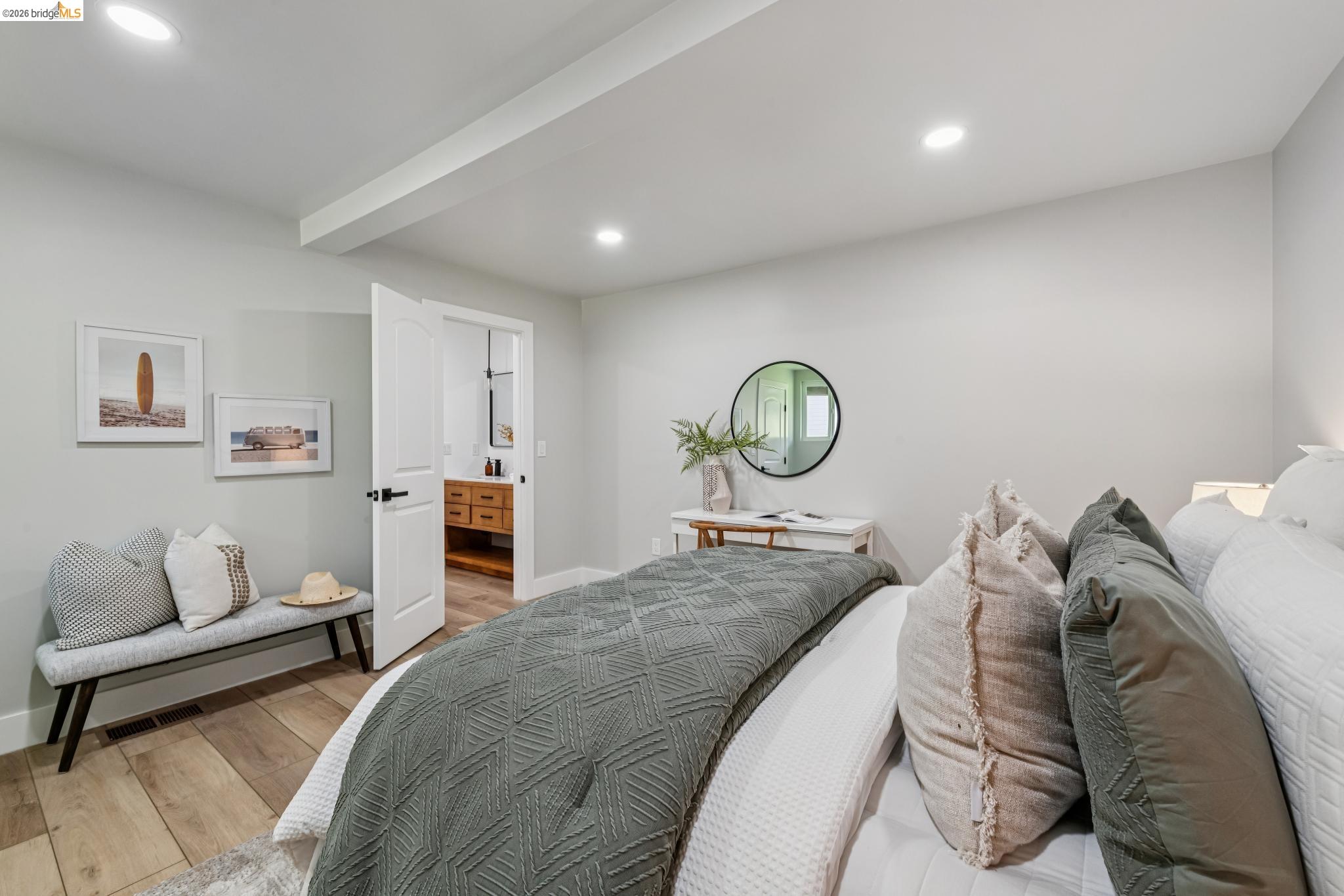 Detail Gallery Image 39 of 54 For 7807 Outlook Ave, Oakland,  CA 94605 - 5 Beds | 5 Baths