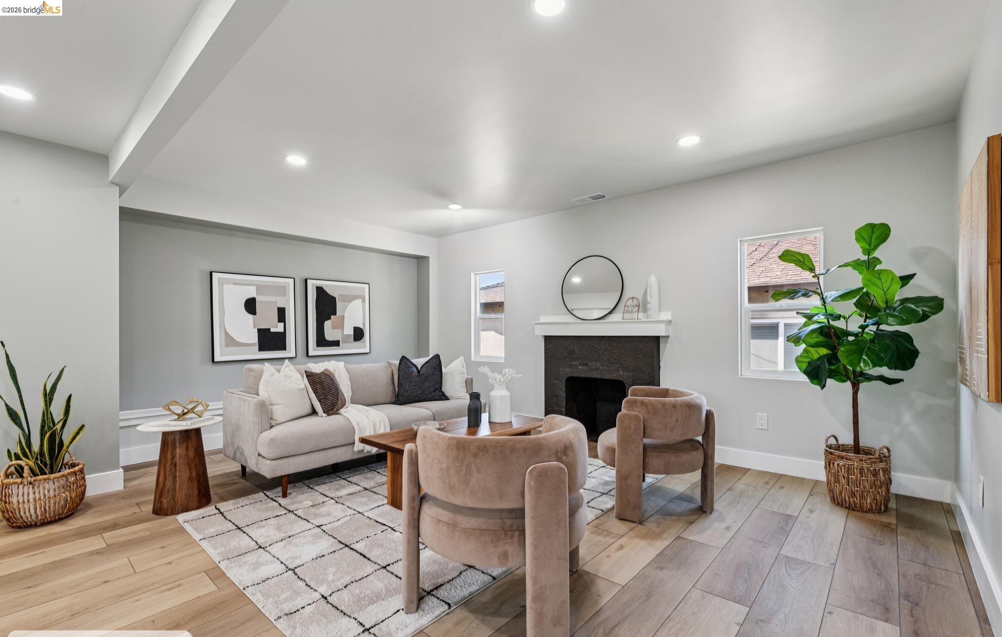 Detail Gallery Image 10 of 54 For 7807 Outlook Ave, Oakland,  CA 94605 - 5 Beds | 5 Baths