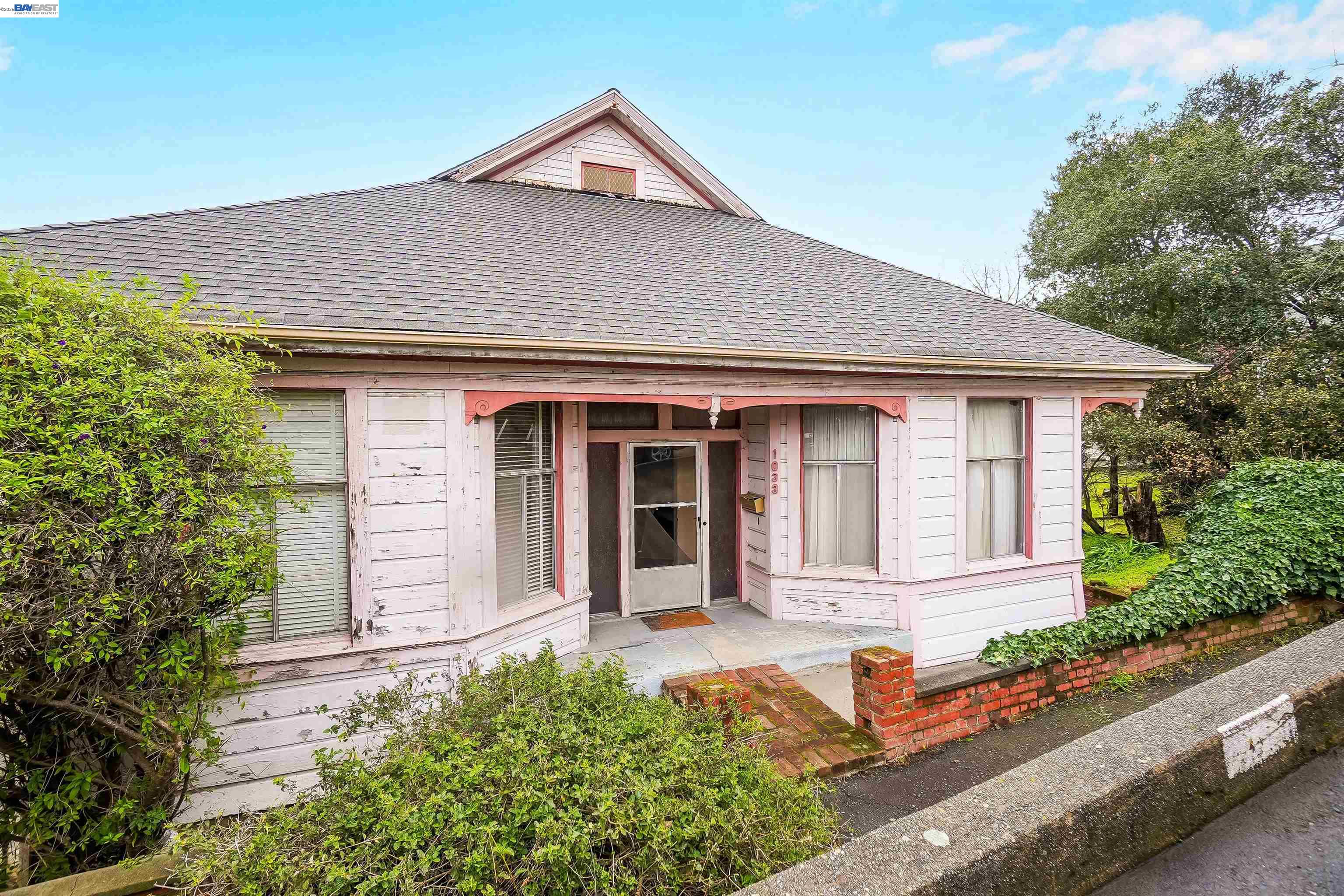 Detail Gallery Image 2 of 52 For 1033 2nd Ave, Crockett,  CA 94525 - 3 Beds | 2 Baths