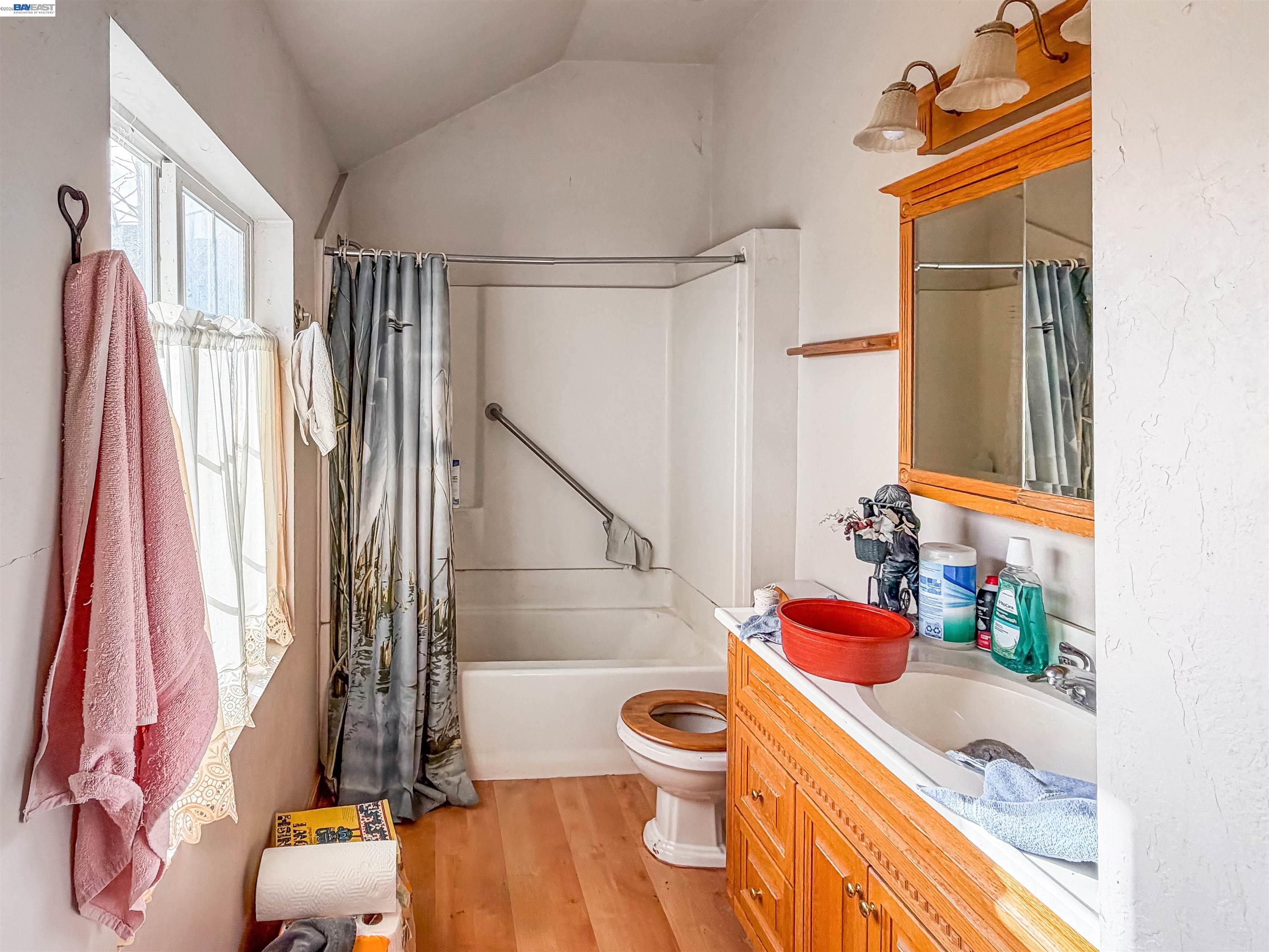 Detail Gallery Image 21 of 52 For 1033 2nd Ave, Crockett,  CA 94525 - 3 Beds | 2 Baths