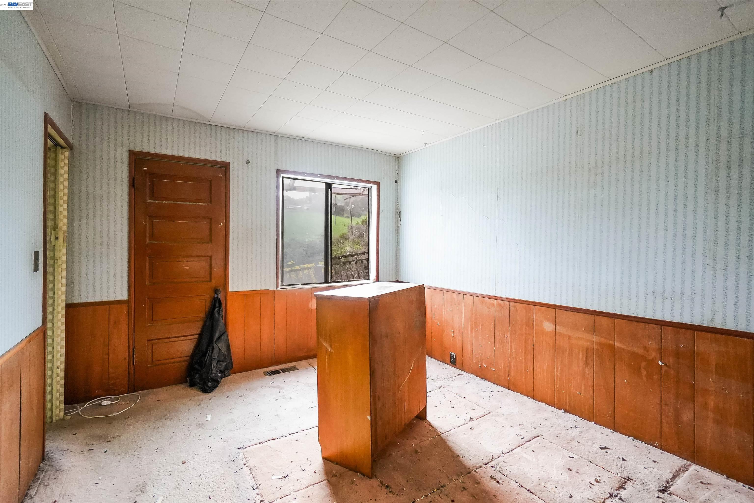 Detail Gallery Image 25 of 52 For 1033 2nd Ave, Crockett,  CA 94525 - 3 Beds | 2 Baths