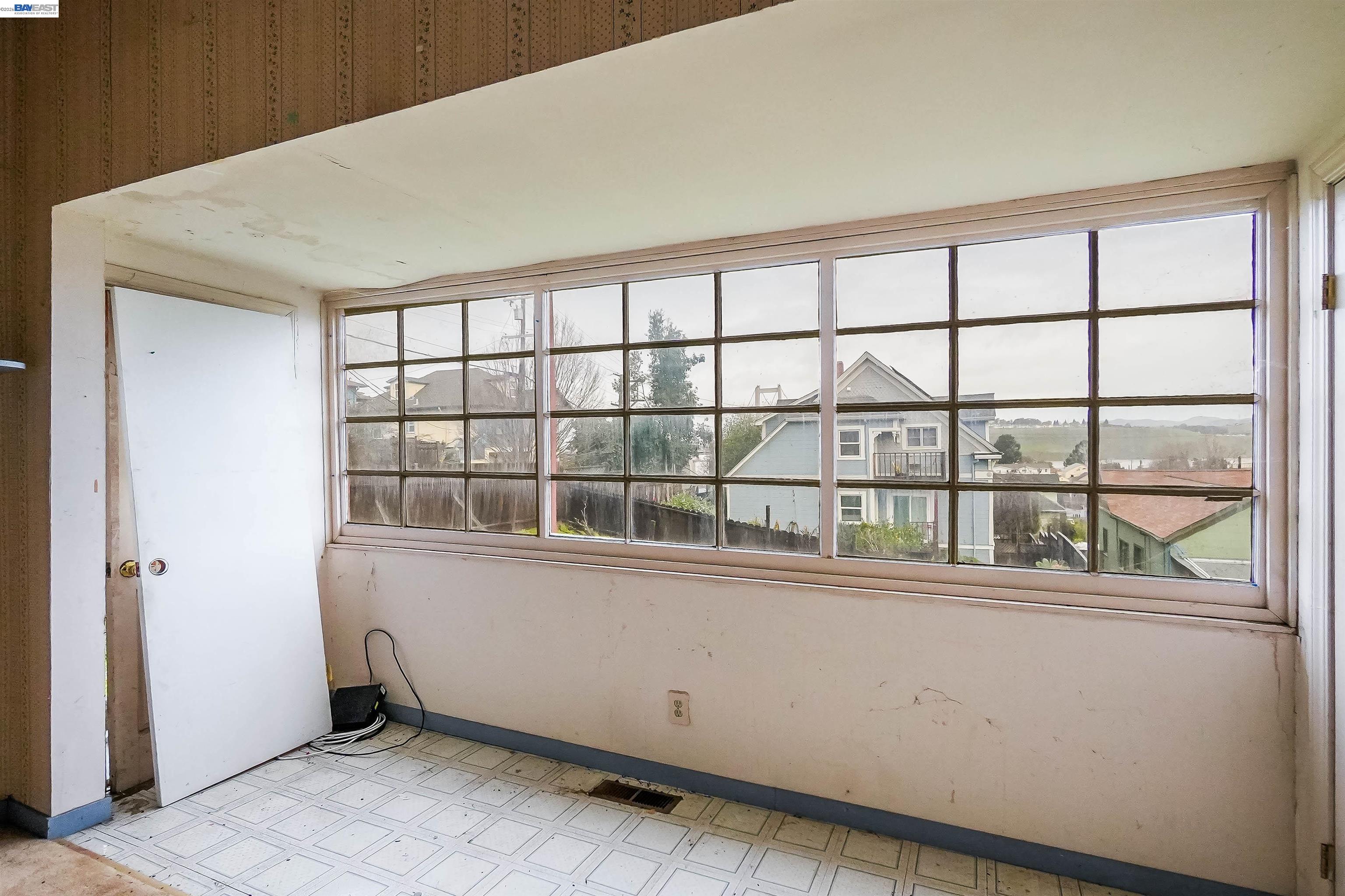 Detail Gallery Image 28 of 52 For 1033 2nd Ave, Crockett,  CA 94525 - 3 Beds | 2 Baths