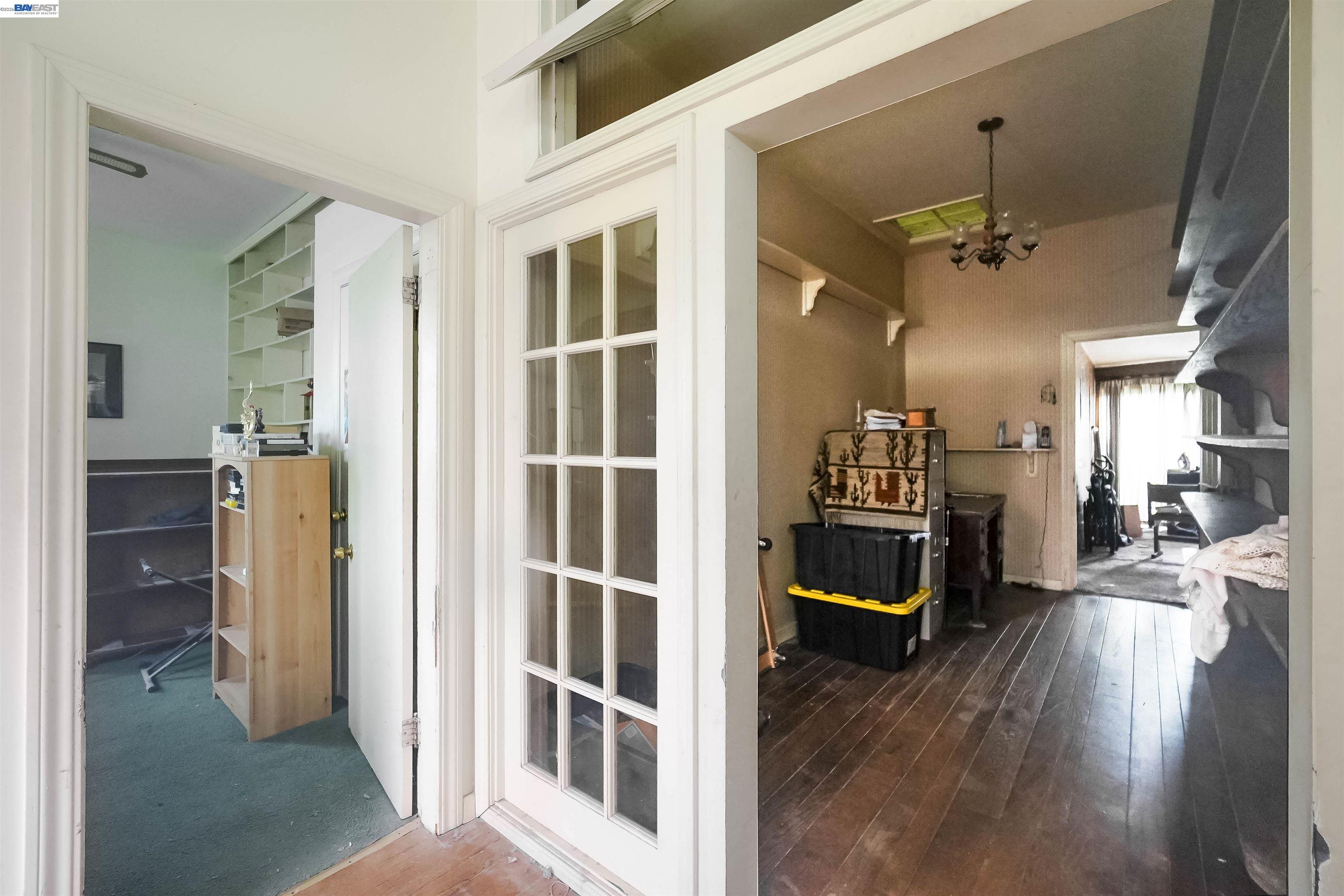 Detail Gallery Image 4 of 52 For 1033 2nd Ave, Crockett,  CA 94525 - 3 Beds | 2 Baths