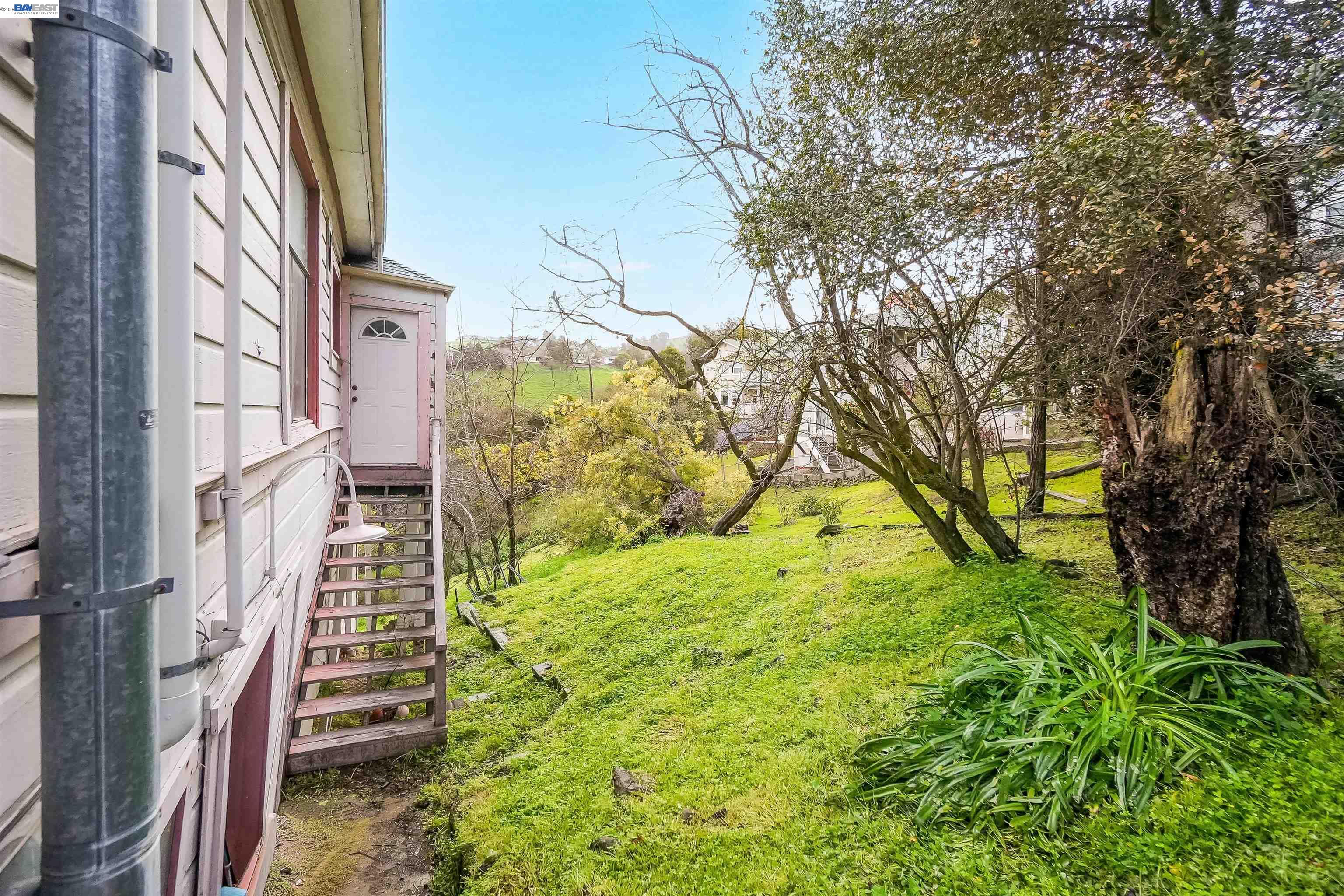 Detail Gallery Image 38 of 52 For 1033 2nd Ave, Crockett,  CA 94525 - 3 Beds | 2 Baths