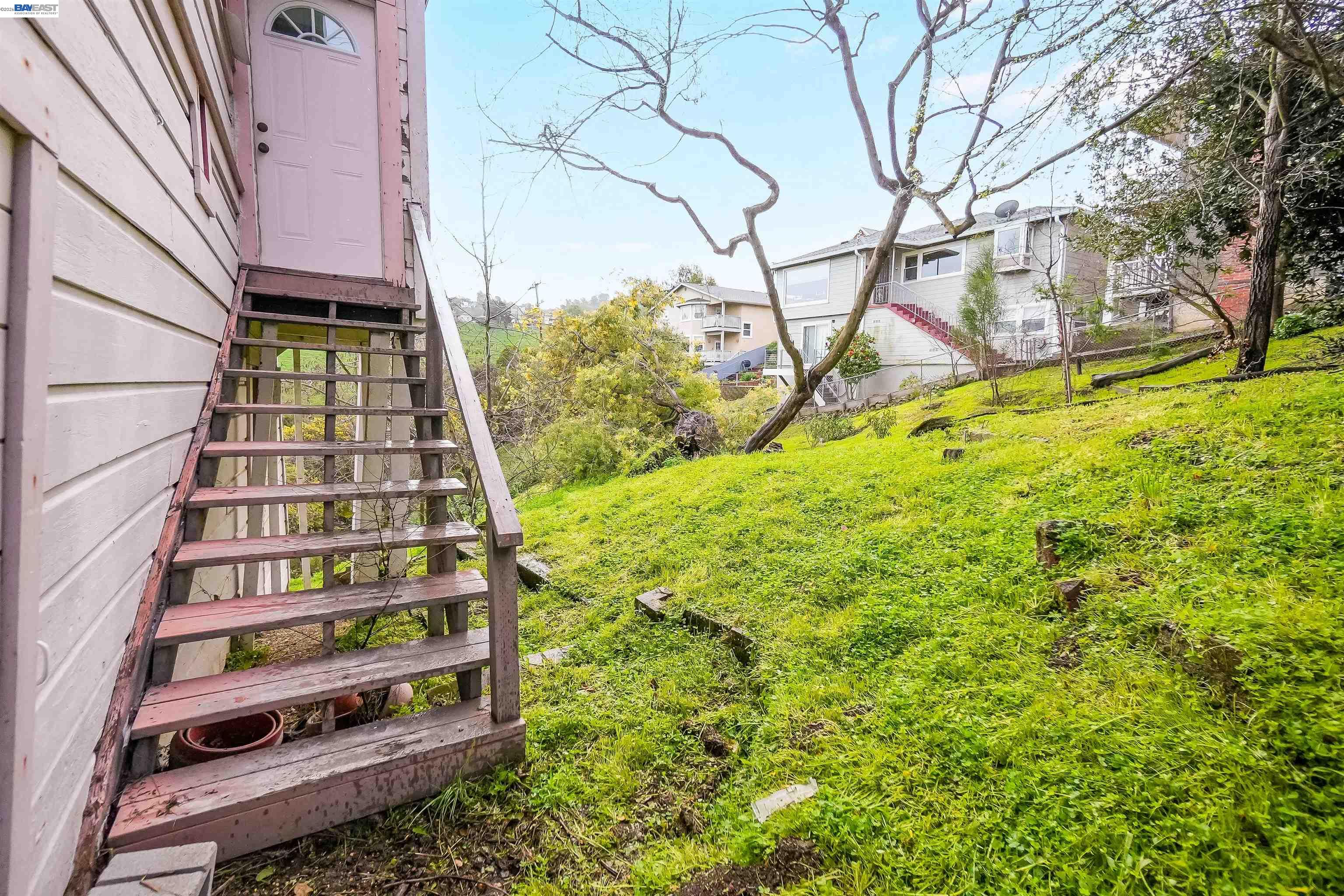 Detail Gallery Image 39 of 52 For 1033 2nd Ave, Crockett,  CA 94525 - 3 Beds | 2 Baths