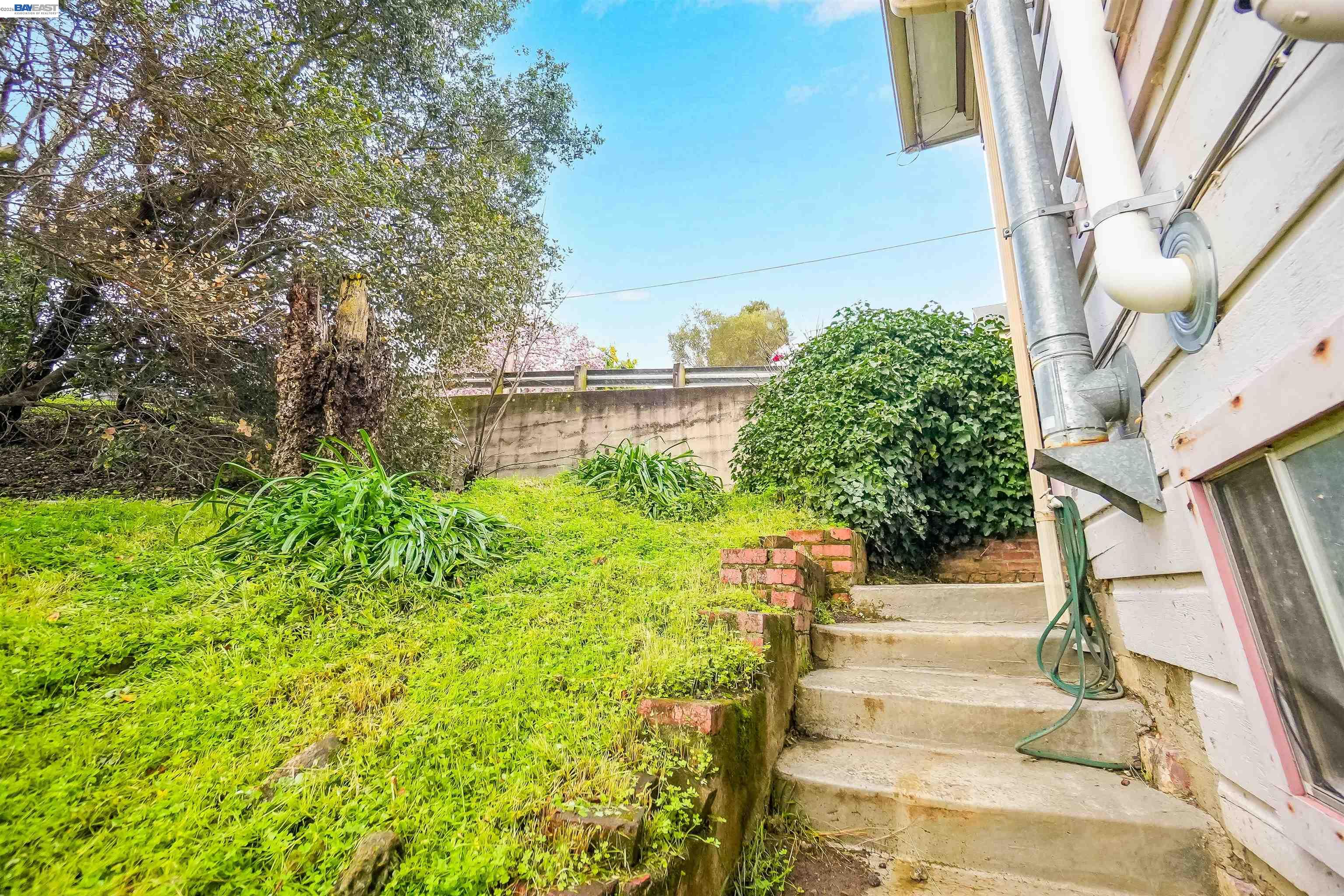 Detail Gallery Image 40 of 52 For 1033 2nd Ave, Crockett,  CA 94525 - 3 Beds | 2 Baths