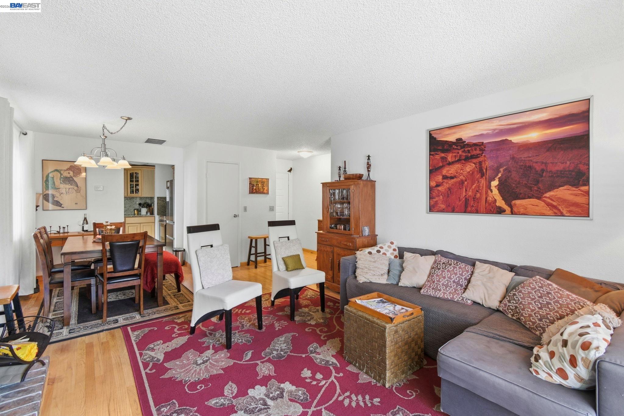 Detail Gallery Image 11 of 26 For 1863 Shirley Dr, Benicia,  CA 94510 - 2 Beds | 2 Baths