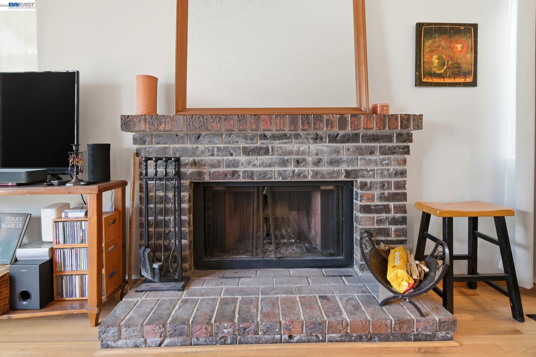 Detail Gallery Image 12 of 26 For 1863 Shirley Dr, Benicia,  CA 94510 - 2 Beds | 2 Baths