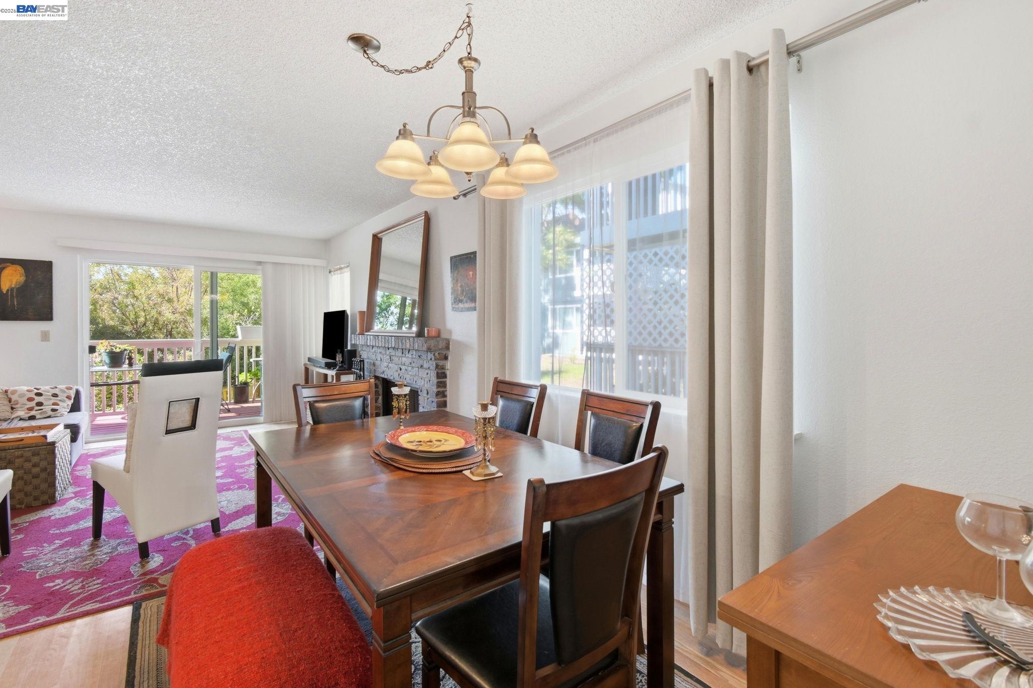 Detail Gallery Image 15 of 26 For 1863 Shirley Dr, Benicia,  CA 94510 - 2 Beds | 2 Baths