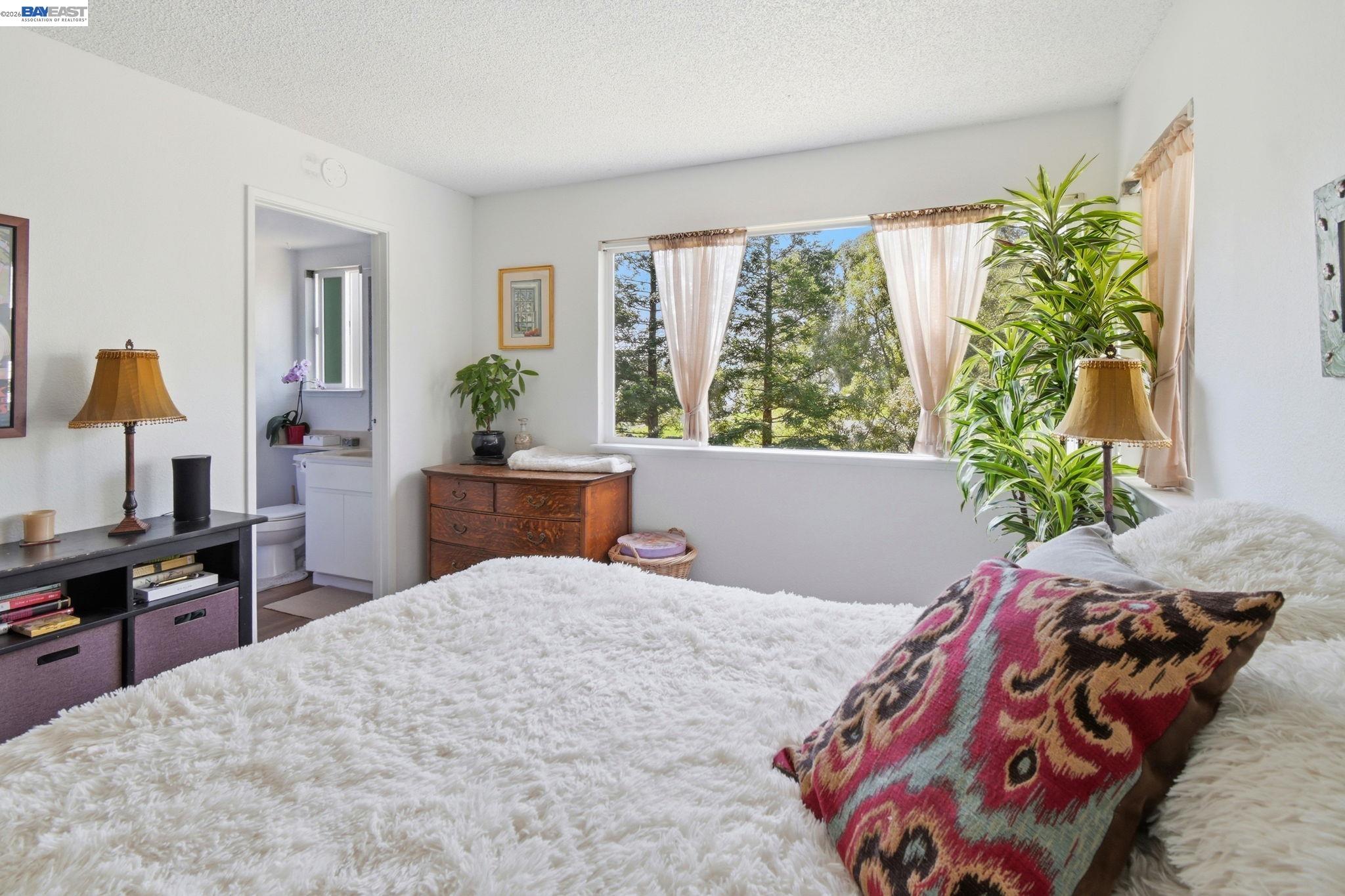 Detail Gallery Image 20 of 26 For 1863 Shirley Dr, Benicia,  CA 94510 - 2 Beds | 2 Baths