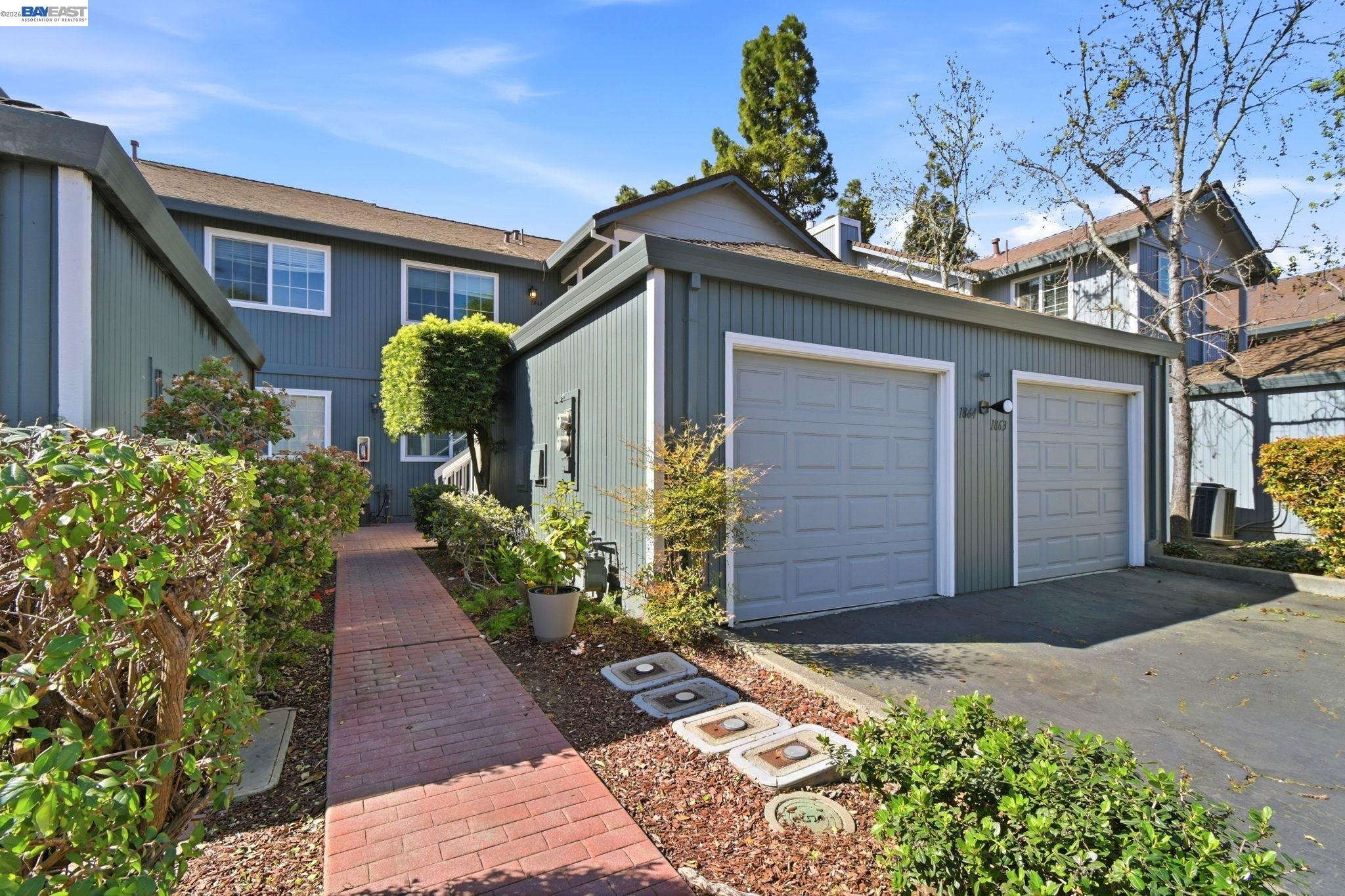 Detail Gallery Image 6 of 26 For 1863 Shirley Dr, Benicia,  CA 94510 - 2 Beds | 2 Baths