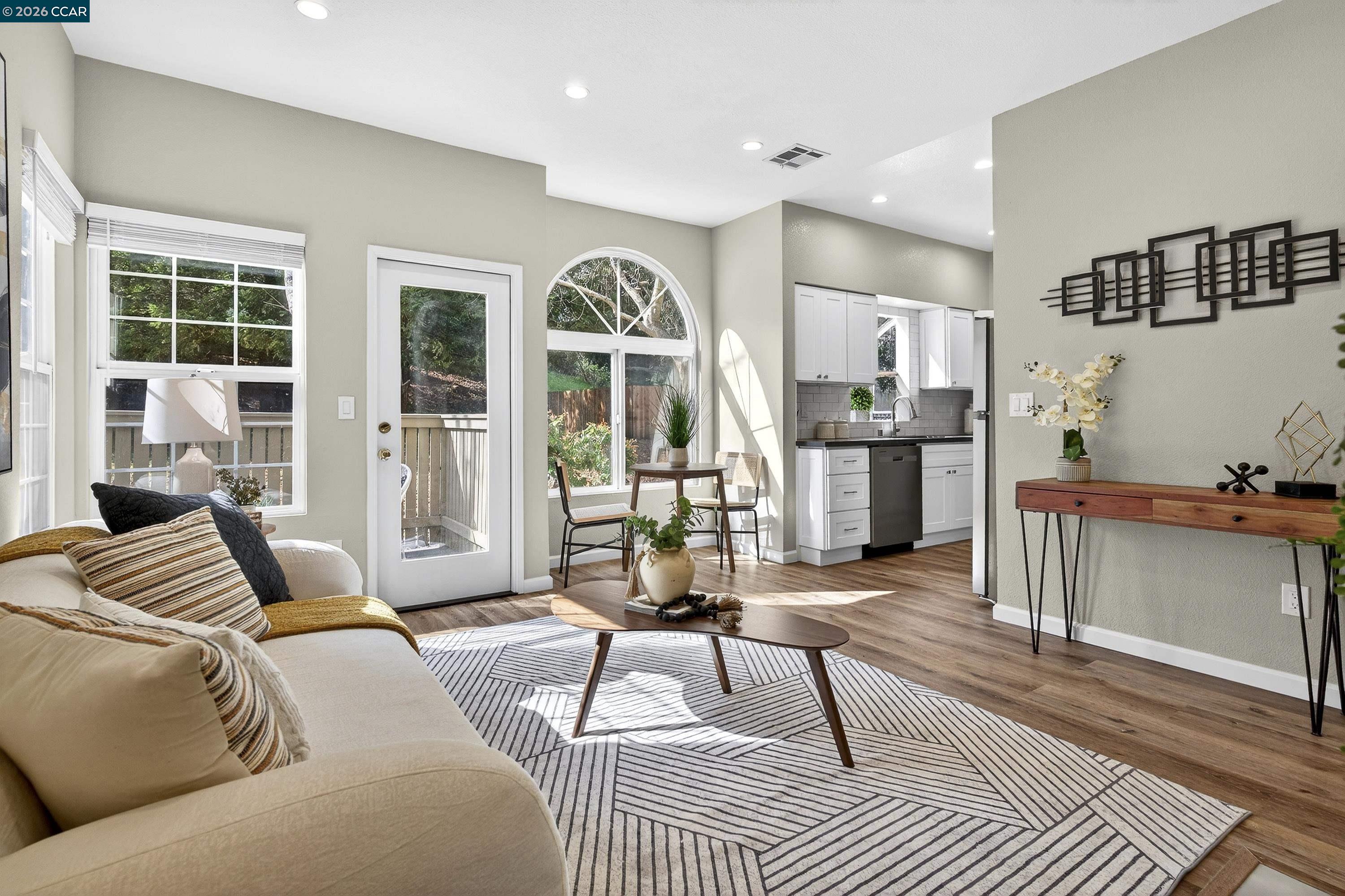 Photo #4: 41124738 Listing: Photo #4