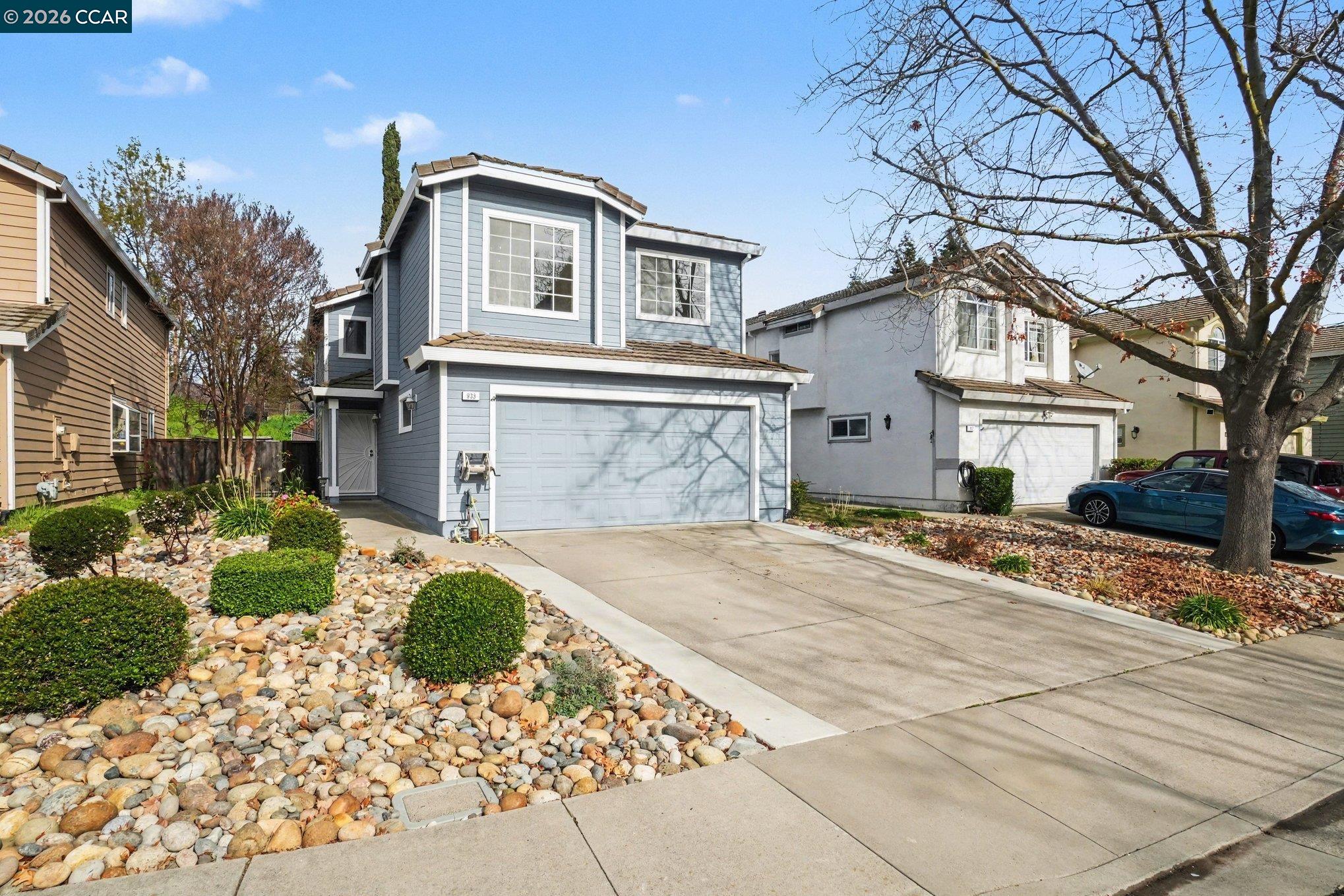 Detail Gallery Image 1 of 20 For 933 Country Run Dr, Martinez,  CA 94553 - 4 Beds | 2/1 Baths