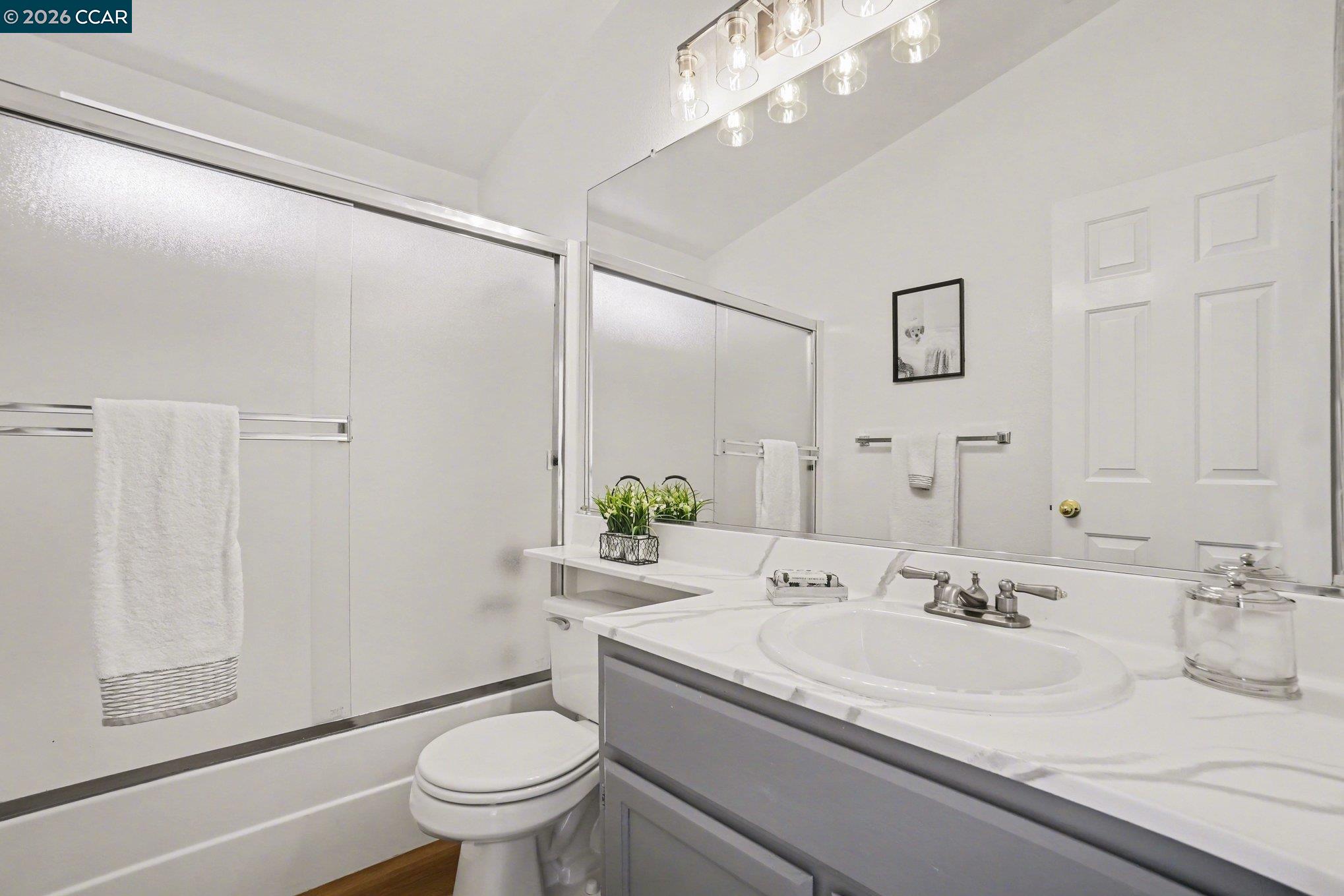 Detail Gallery Image 18 of 20 For 933 Country Run Dr, Martinez,  CA 94553 - 4 Beds | 2/1 Baths