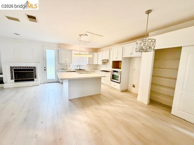 Detail Gallery Image 3 of 5 For 1515 Olympic Cir, Rocklin,  CA 95765 - 5 Beds | 3 Baths