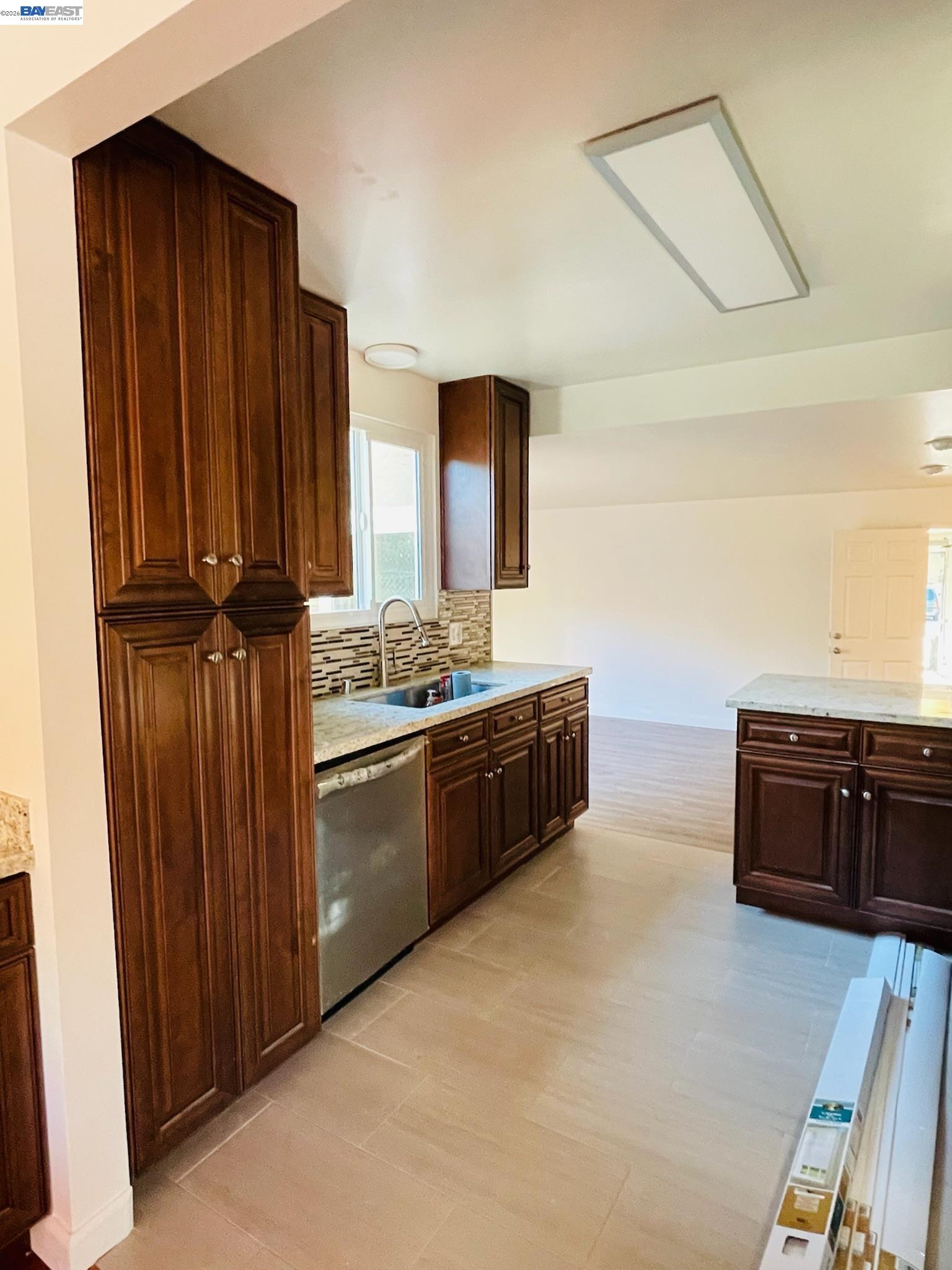 Detail Gallery Image 8 of 42 For 42170 Camino Santa Barbara, Fremont,  CA 94539 - 3 Beds | 2 Baths