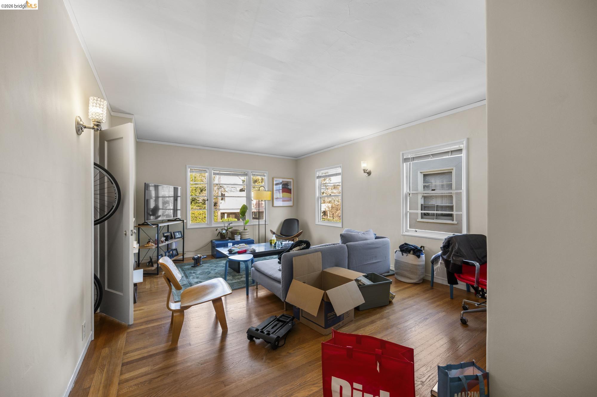 Detail Gallery Image 12 of 38 For 367 41st St, Oakland,  CA 94609 - – Beds | – Baths