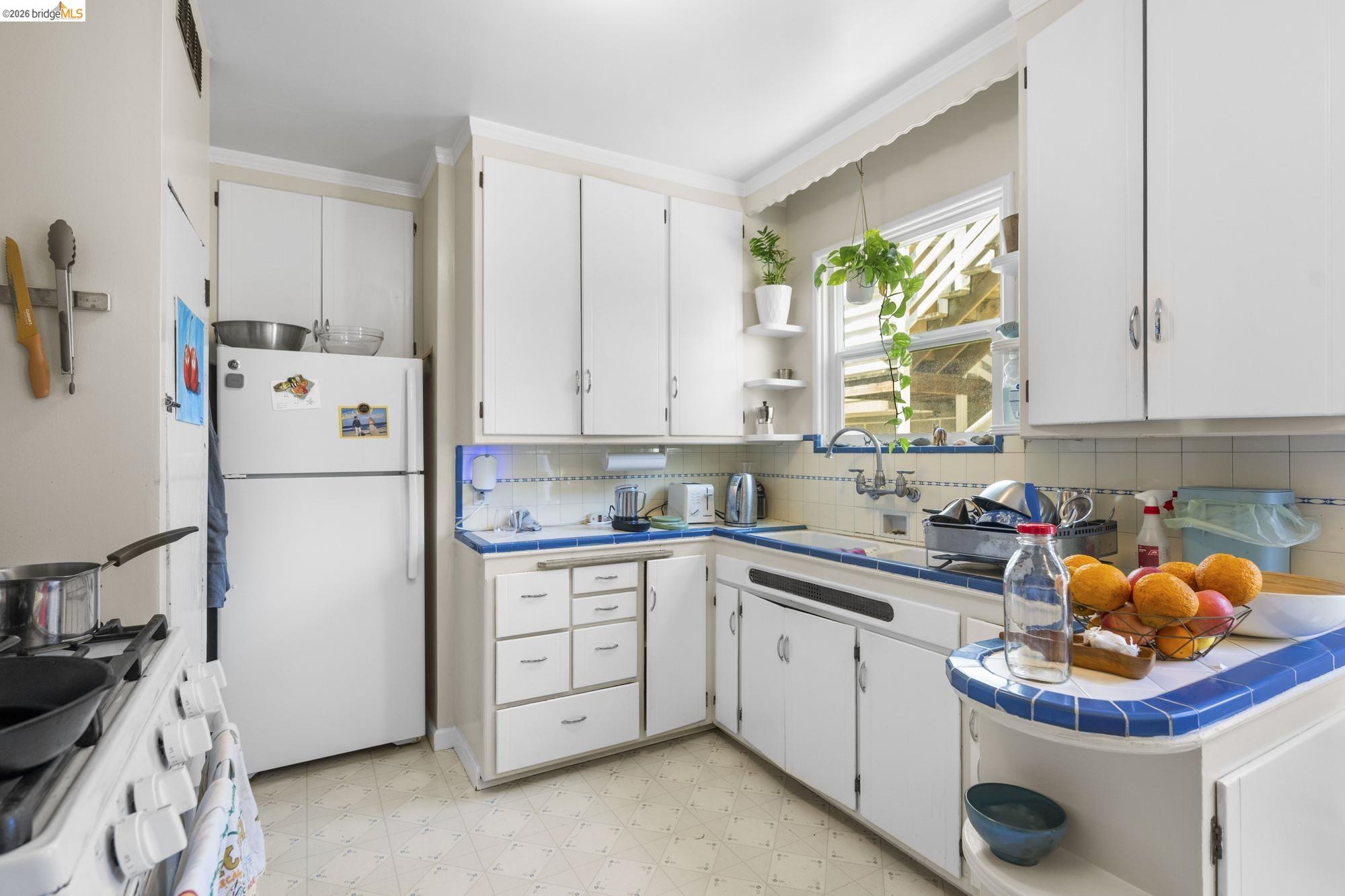 Detail Gallery Image 18 of 38 For 367 41st St, Oakland,  CA 94609 - – Beds | – Baths