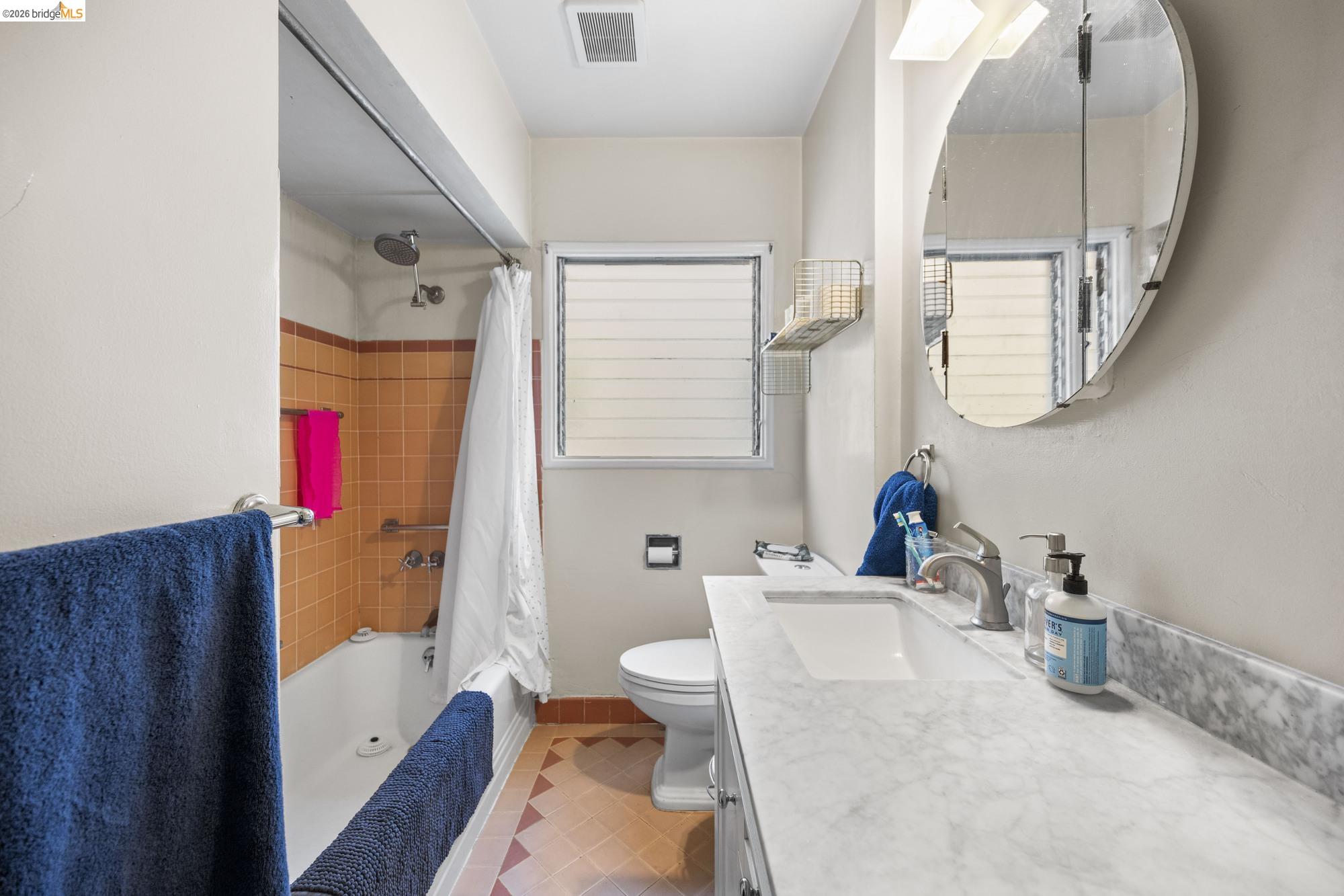 Detail Gallery Image 21 of 38 For 367 41st St, Oakland,  CA 94609 - – Beds | – Baths