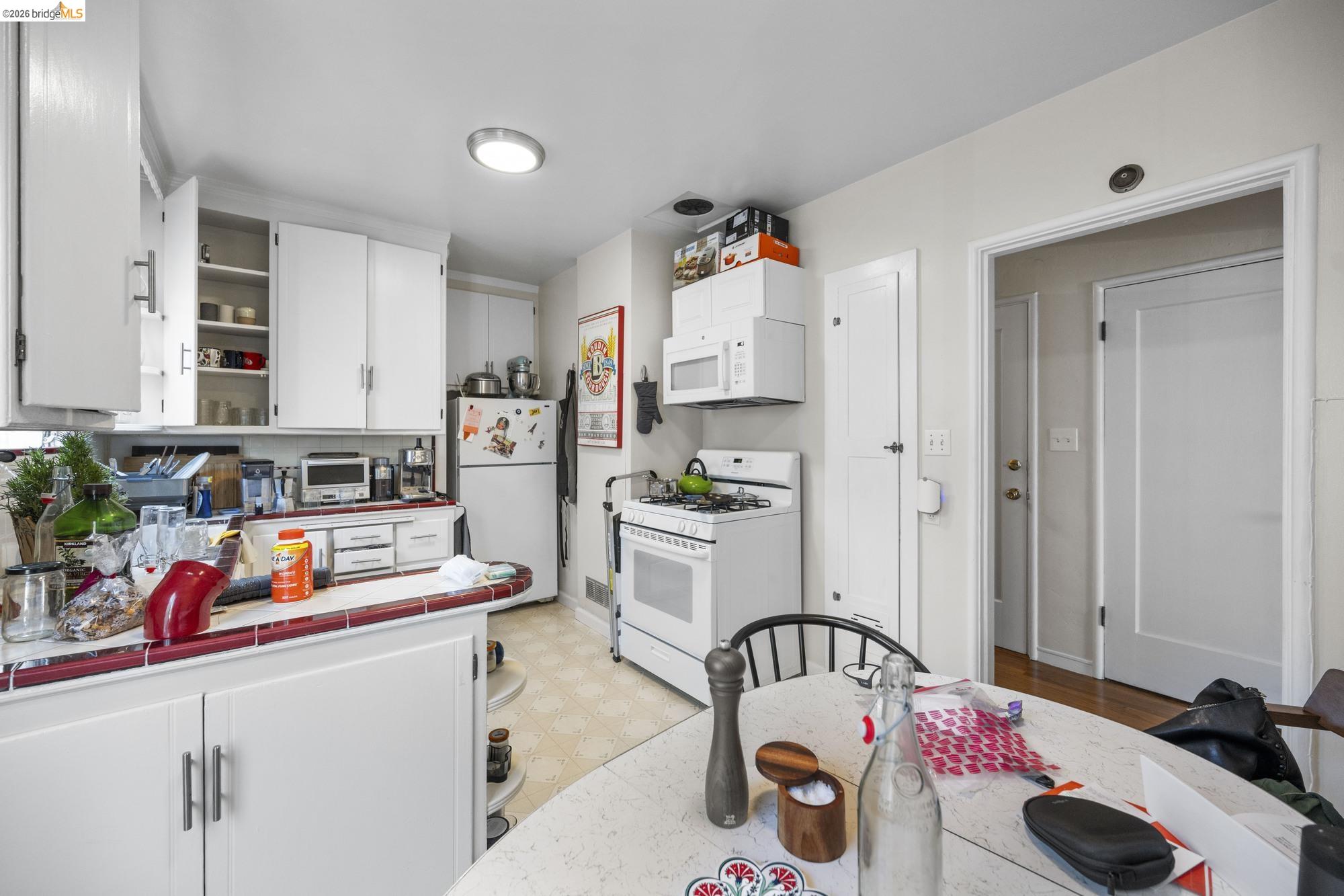 Detail Gallery Image 8 of 38 For 367 41st St, Oakland,  CA 94609 - – Beds | – Baths