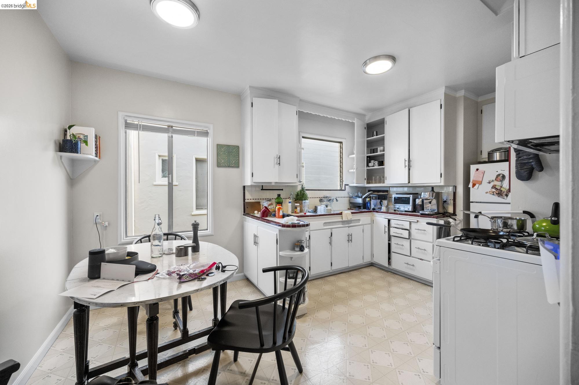 Detail Gallery Image 9 of 38 For 367 41st St, Oakland,  CA 94609 - – Beds | – Baths