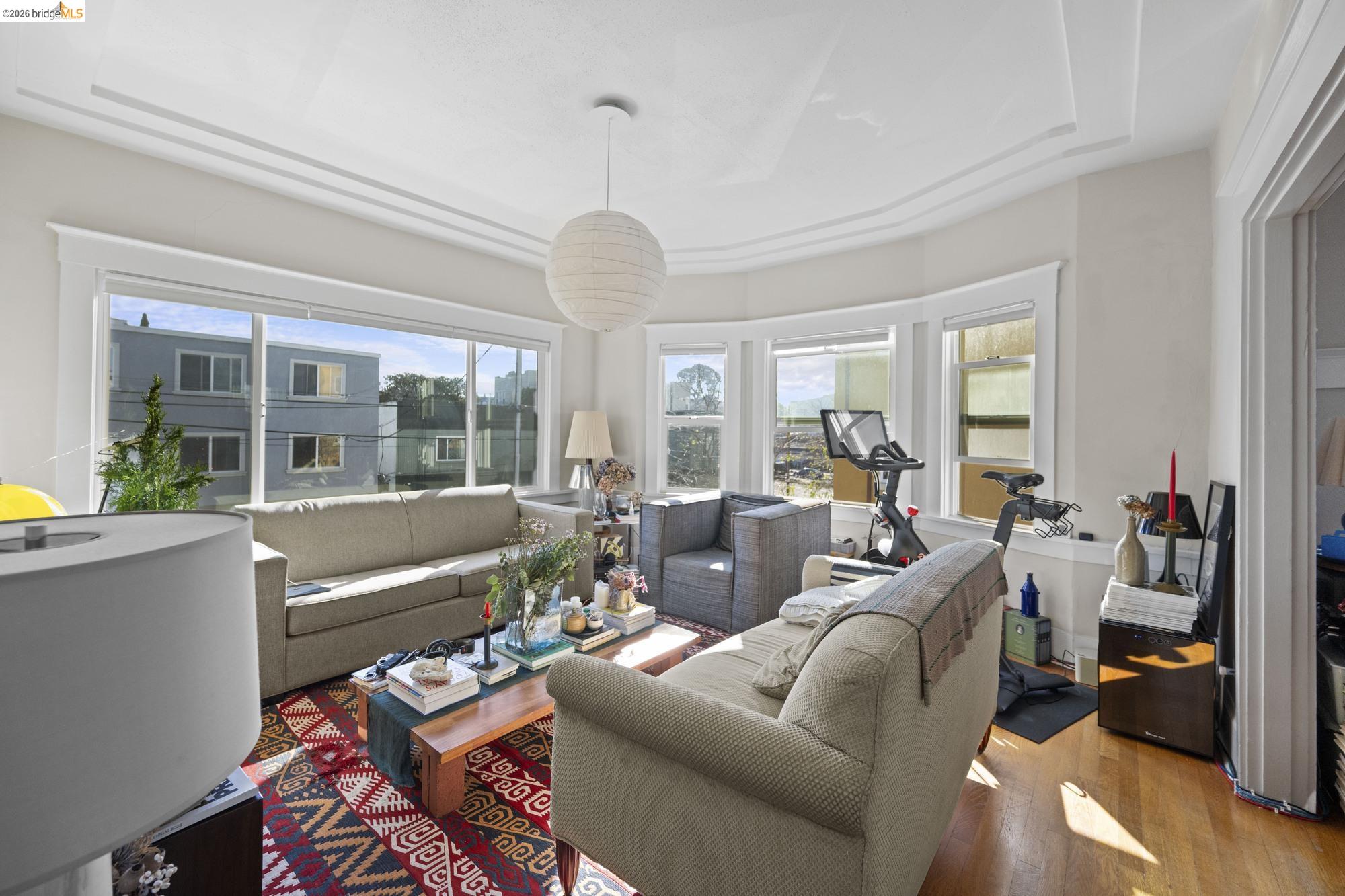 Detail Gallery Image 13 of 42 For 4045 Manila Ave, Oakland,  CA 94609 - – Beds | – Baths