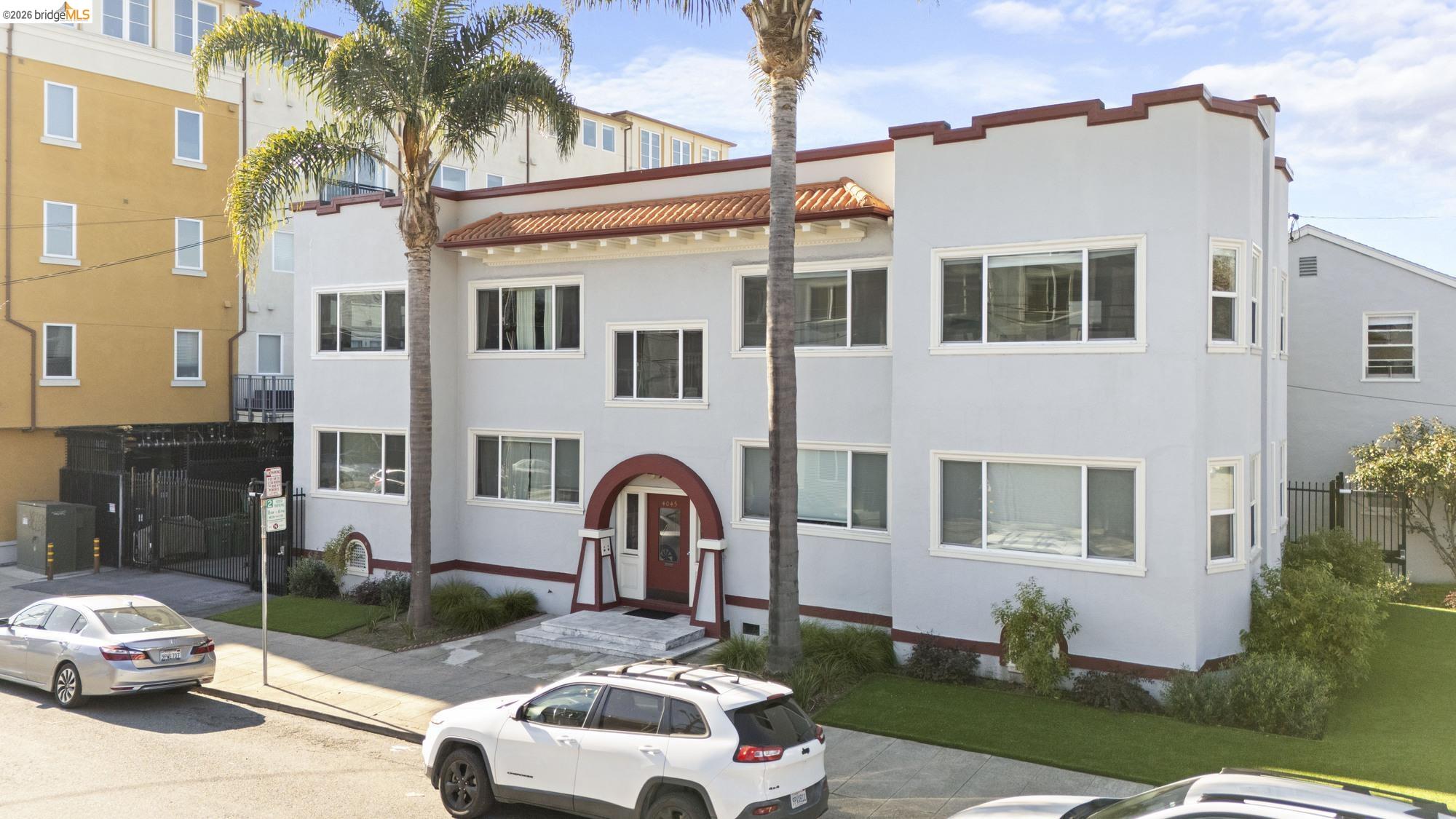 Detail Gallery Image 3 of 42 For 4045 Manila Ave, Oakland,  CA 94609 - – Beds | – Baths