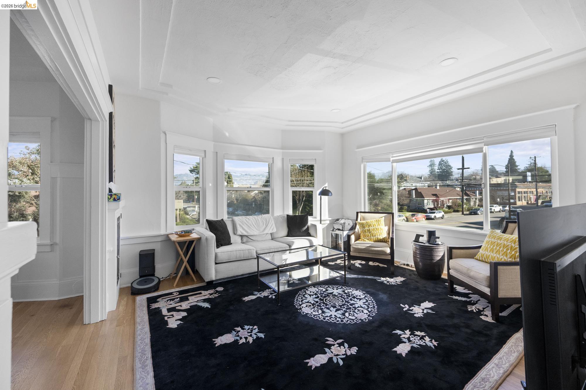 Detail Gallery Image 23 of 42 For 4045 Manila Ave, Oakland,  CA 94609 - – Beds | – Baths