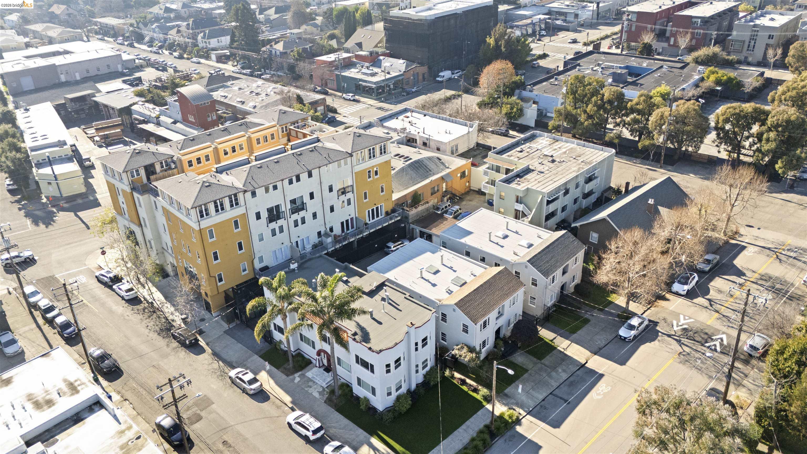 Detail Gallery Image 5 of 42 For 4045 Manila Ave, Oakland,  CA 94609 - – Beds | – Baths