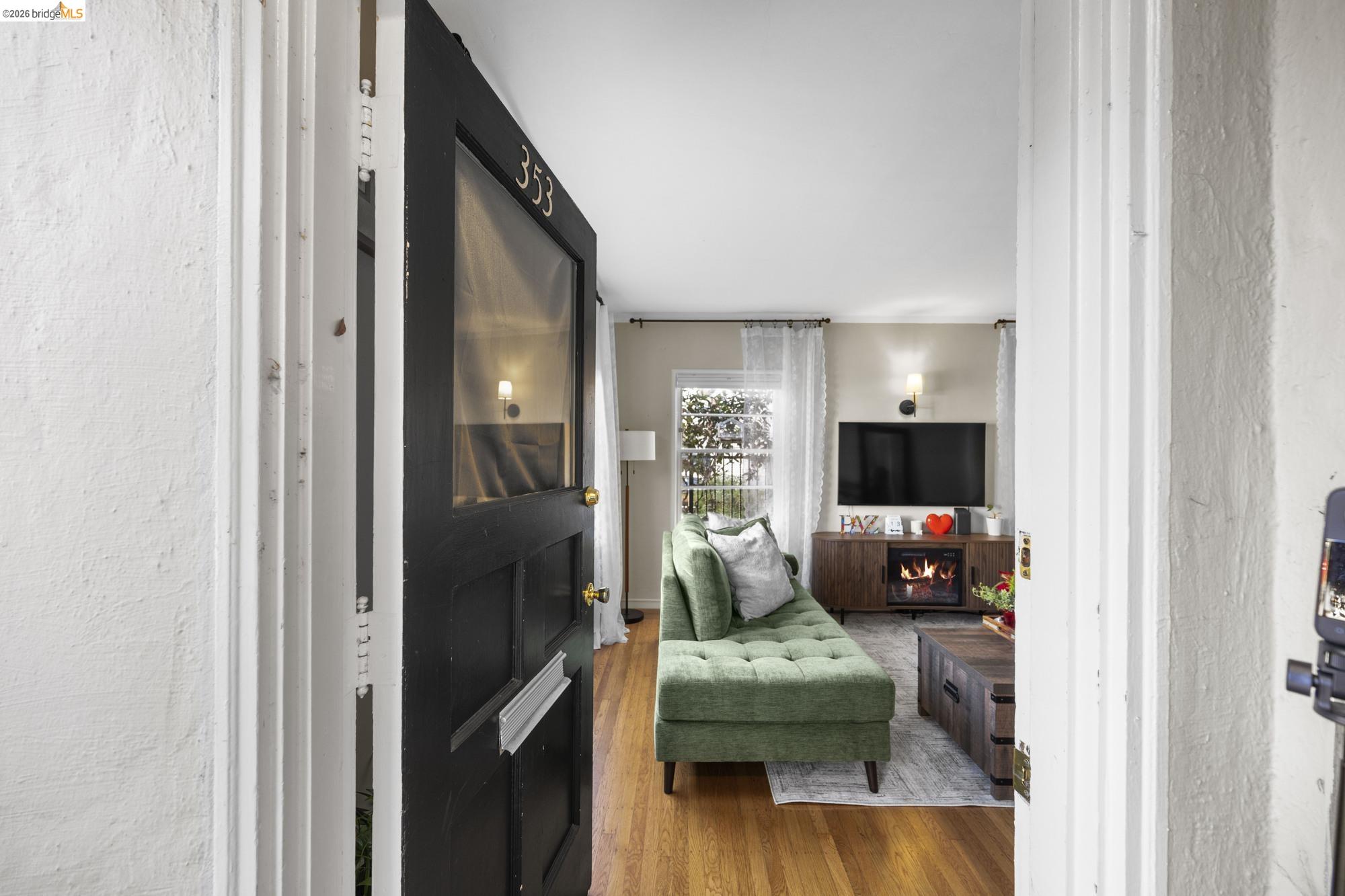 Detail Gallery Image 14 of 47 For 359 41st St, Oakland,  CA 94609 - – Beds | – Baths