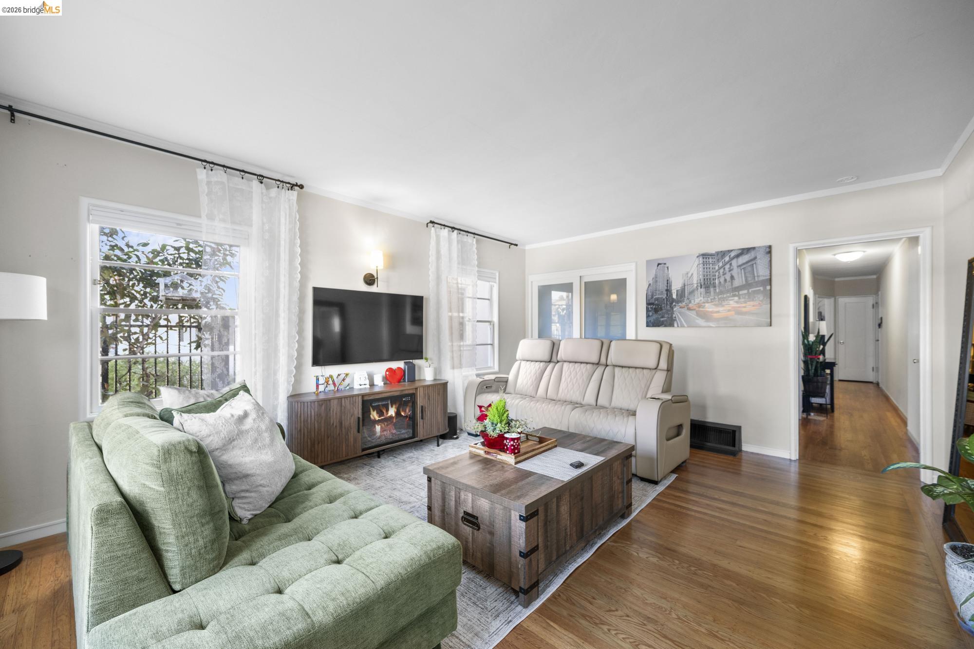 Detail Gallery Image 15 of 47 For 359 41st St, Oakland,  CA 94609 - – Beds | – Baths