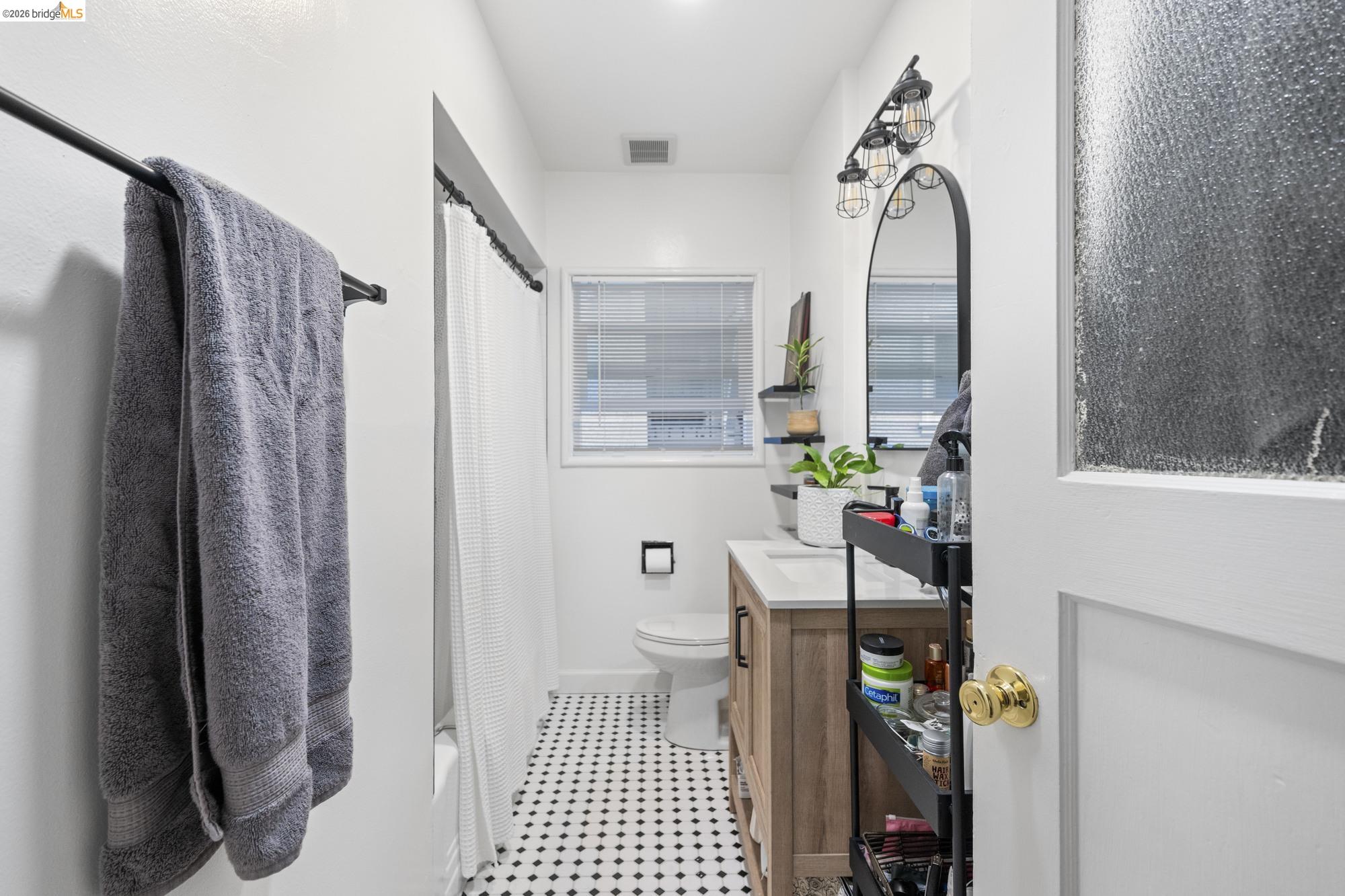 Detail Gallery Image 21 of 47 For 359 41st St, Oakland,  CA 94609 - – Beds | – Baths