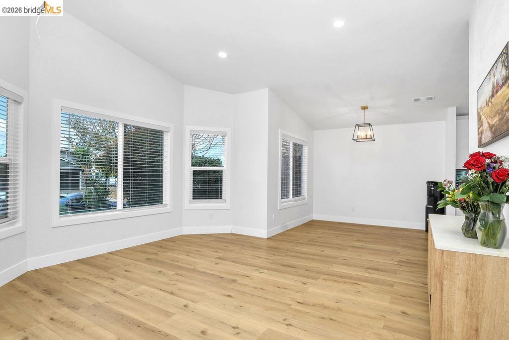 Detail Gallery Image 12 of 38 For 215 Spindrift, Oakley,  CA 94561 - 3 Beds | 2 Baths