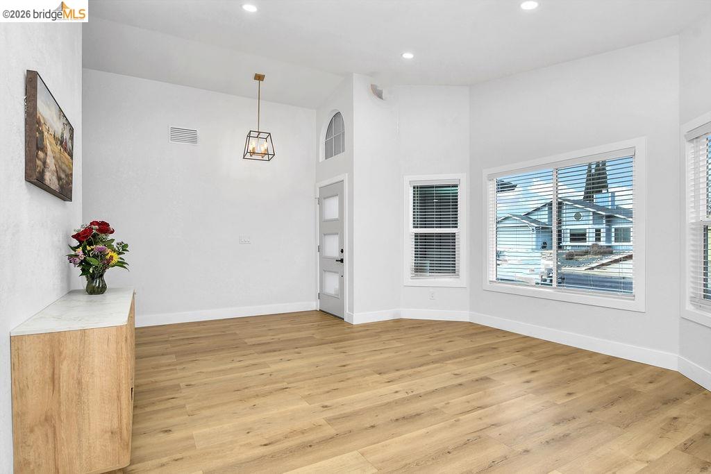 Detail Gallery Image 13 of 38 For 215 Spindrift, Oakley,  CA 94561 - 3 Beds | 2 Baths