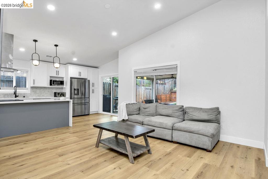 Detail Gallery Image 14 of 38 For 215 Spindrift, Oakley,  CA 94561 - 3 Beds | 2 Baths