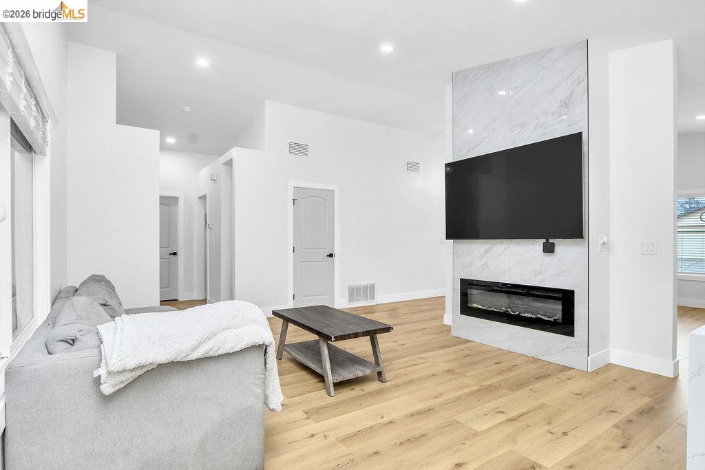 Detail Gallery Image 16 of 38 For 215 Spindrift, Oakley,  CA 94561 - 3 Beds | 2 Baths