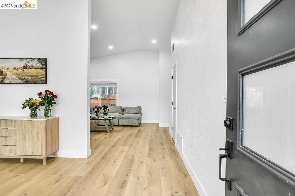 Detail Gallery Image 5 of 38 For 215 Spindrift, Oakley,  CA 94561 - 3 Beds | 2 Baths