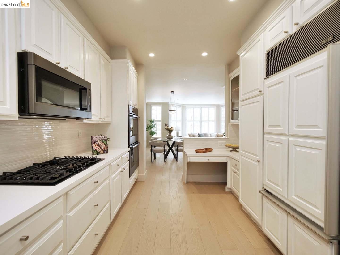 Detail Gallery Image 11 of 51 For 2050 Divisadero St Apt 2,  San Francisco,  CA 94115 - 3 Beds | 2/1 Baths