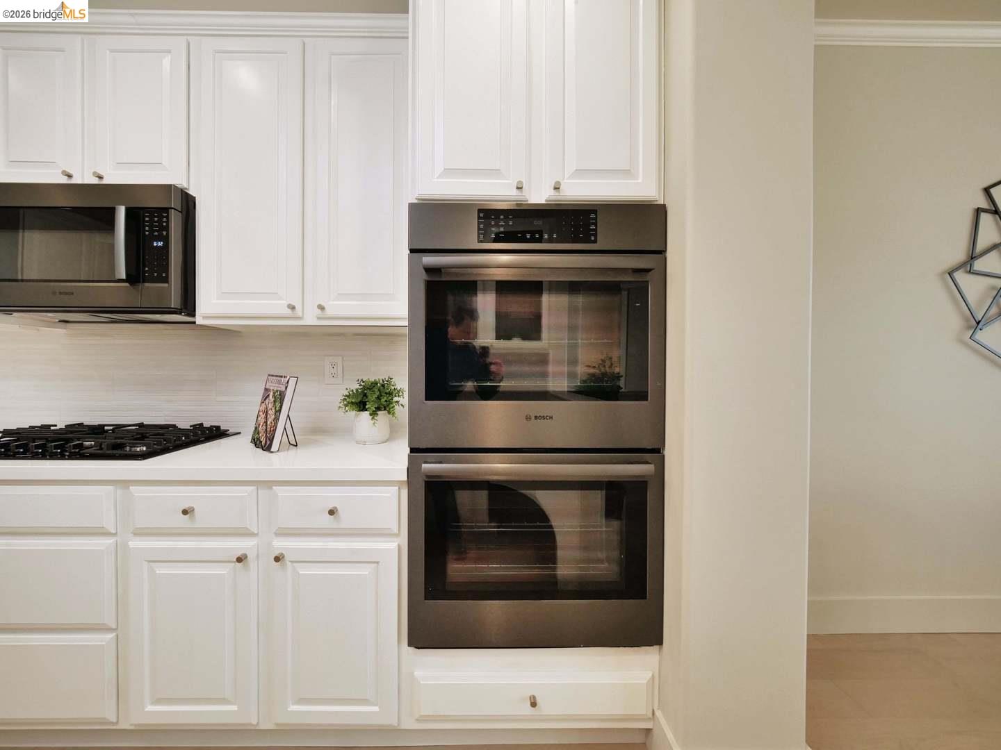 Detail Gallery Image 12 of 51 For 2050 Divisadero St Apt 2,  San Francisco,  CA 94115 - 3 Beds | 2/1 Baths