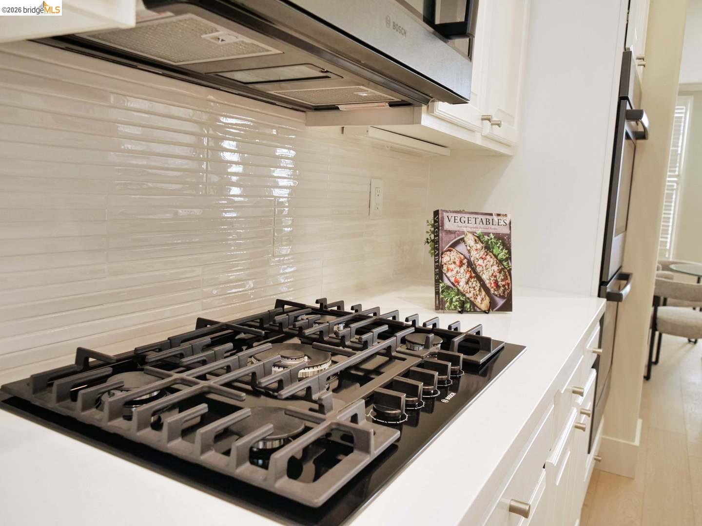 Detail Gallery Image 14 of 51 For 2050 Divisadero St Apt 2,  San Francisco,  CA 94115 - 3 Beds | 2/1 Baths