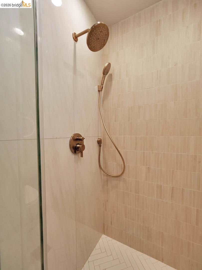 Detail Gallery Image 20 of 51 For 2050 Divisadero St Apt 2,  San Francisco,  CA 94115 - 3 Beds | 2/1 Baths